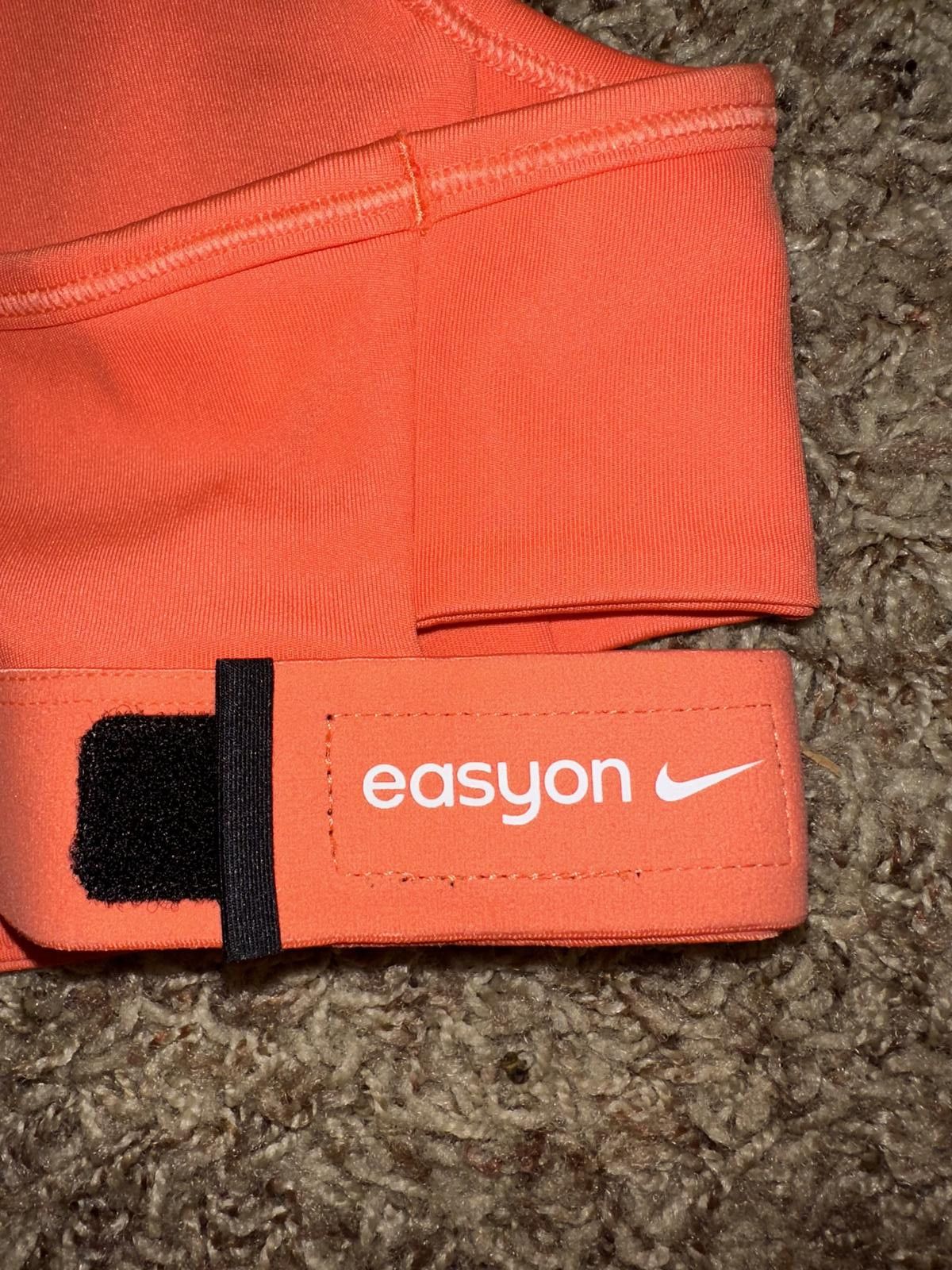 Nike Nike Swoosh EasyOn Big Kids' (Girls') Sports Bra Sample Size ONE SIZE - 7 Thumbnail