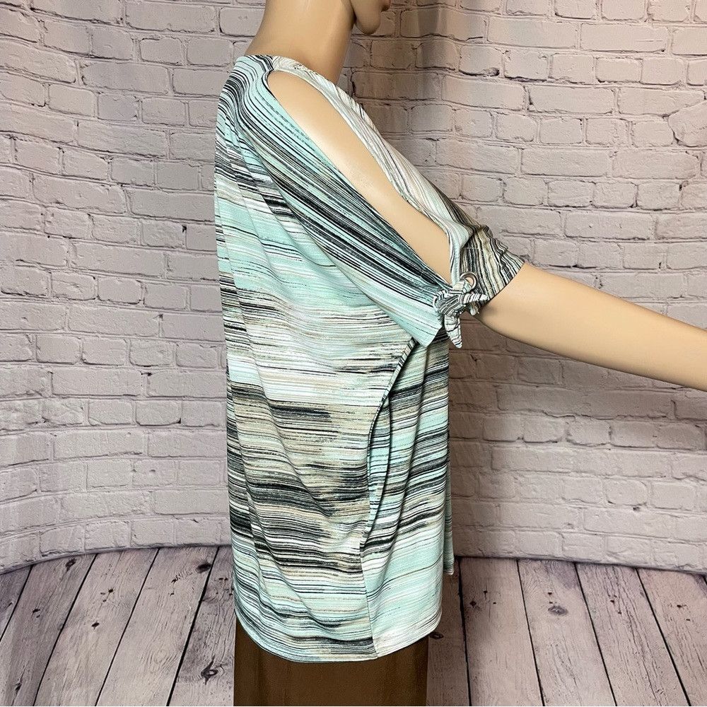 Chicos New Chico's Cold Shoulder Short Sleeve Top Size 0 US S Size S / US 4 / IT 40 - 3 Thumbnail