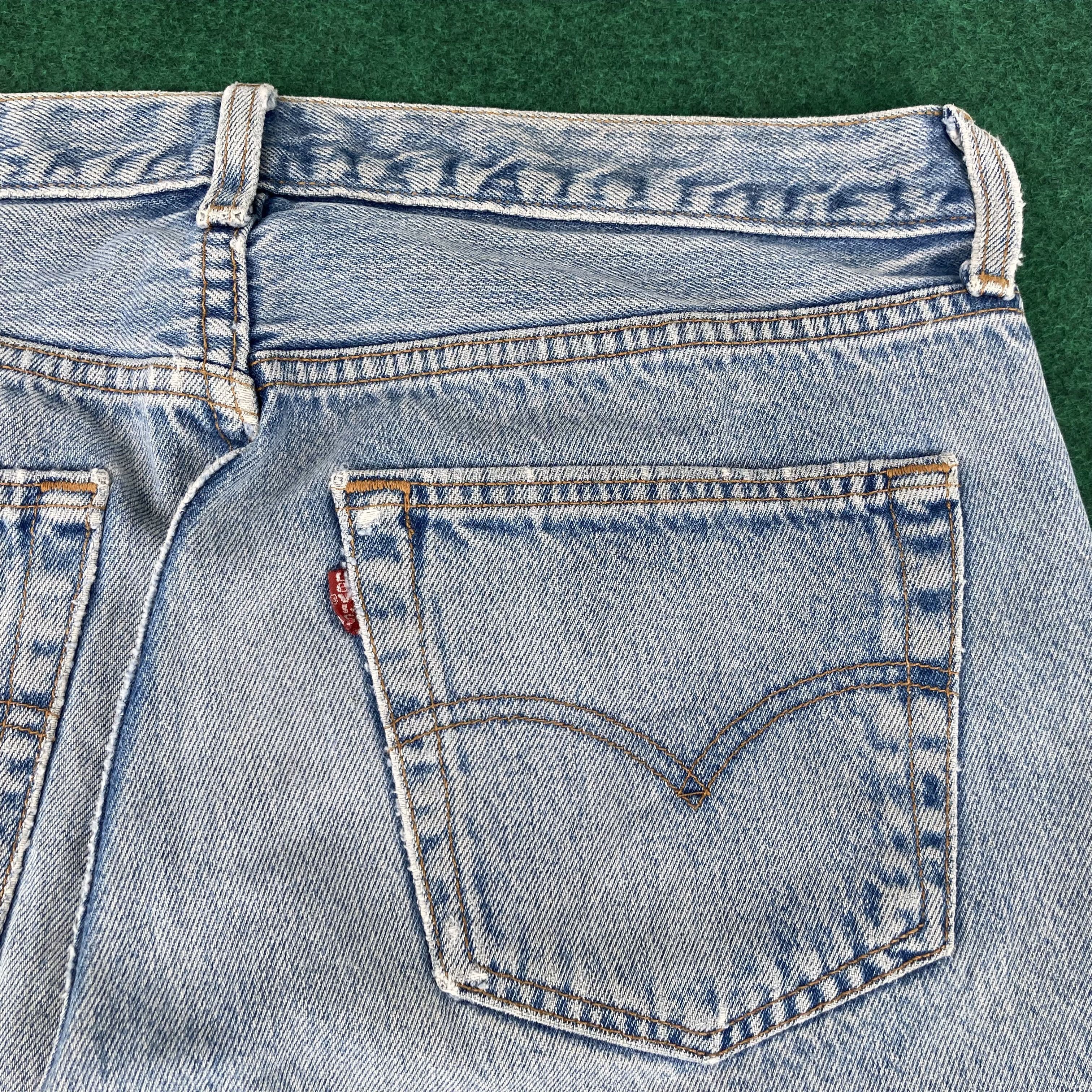 Levi's × Vintage Vtg Levis 501 Light Blue Distressed Ripped Dirty Jeans Size US 31 - 11 Thumbnail