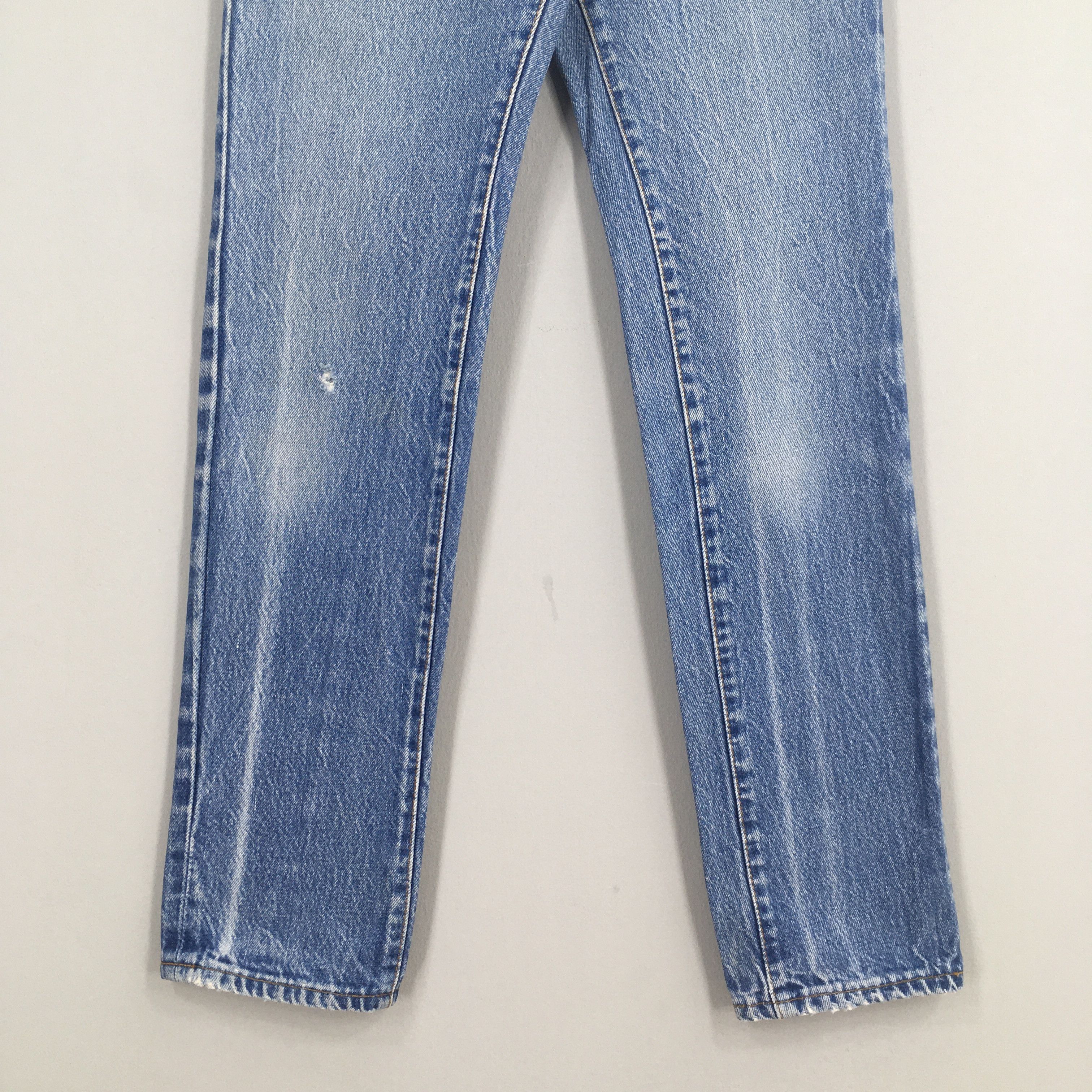 Levi's Size 22x31.5 Vintage 80s Levi's 501 Faded Blue Jeans S737 Size 22" - 4 Thumbnail