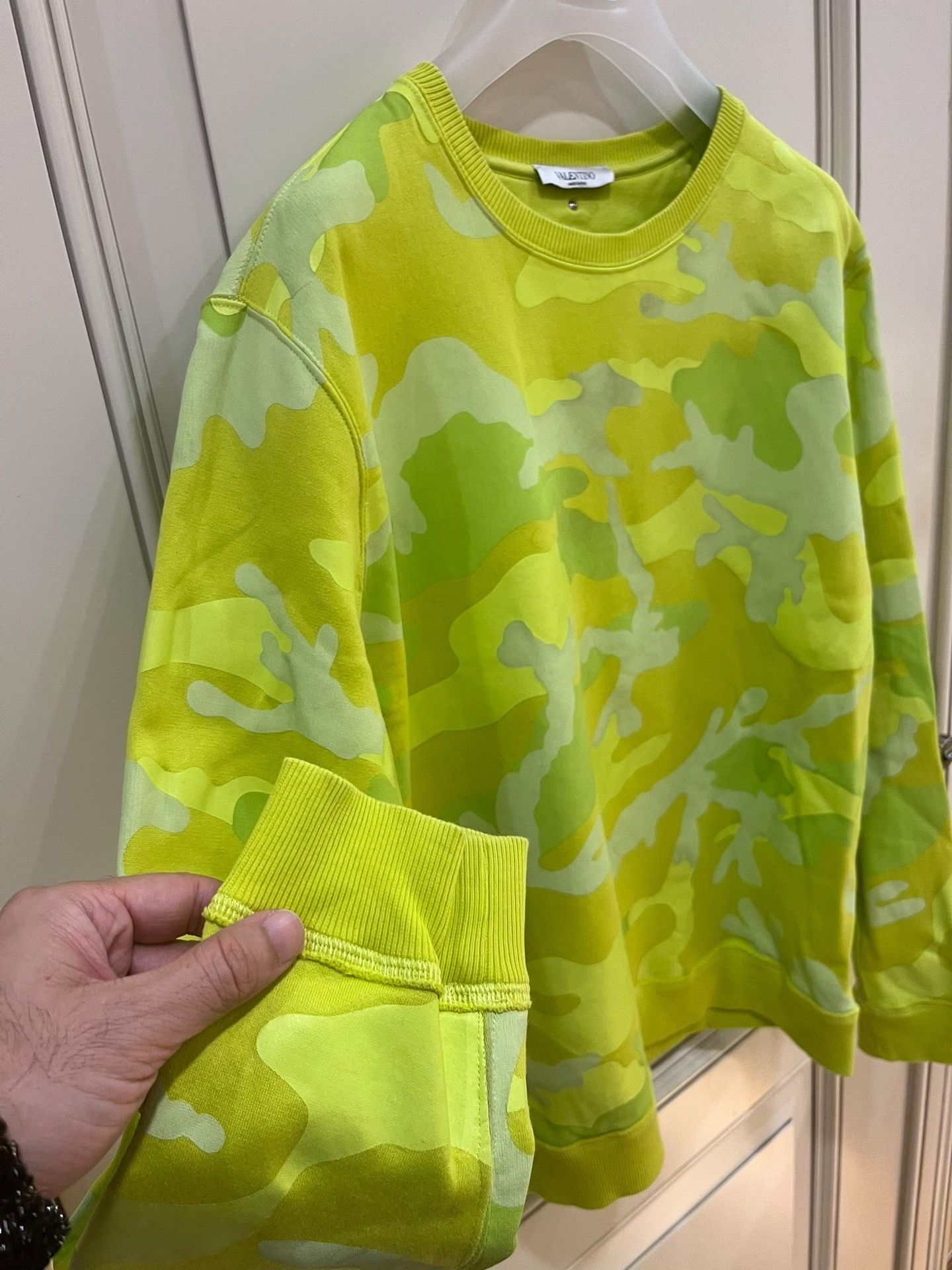Valentino Valentino Camouflage Crewneck Sweatshirt Size US S / EU 44-46 / 1 - 5 Thumbnail
