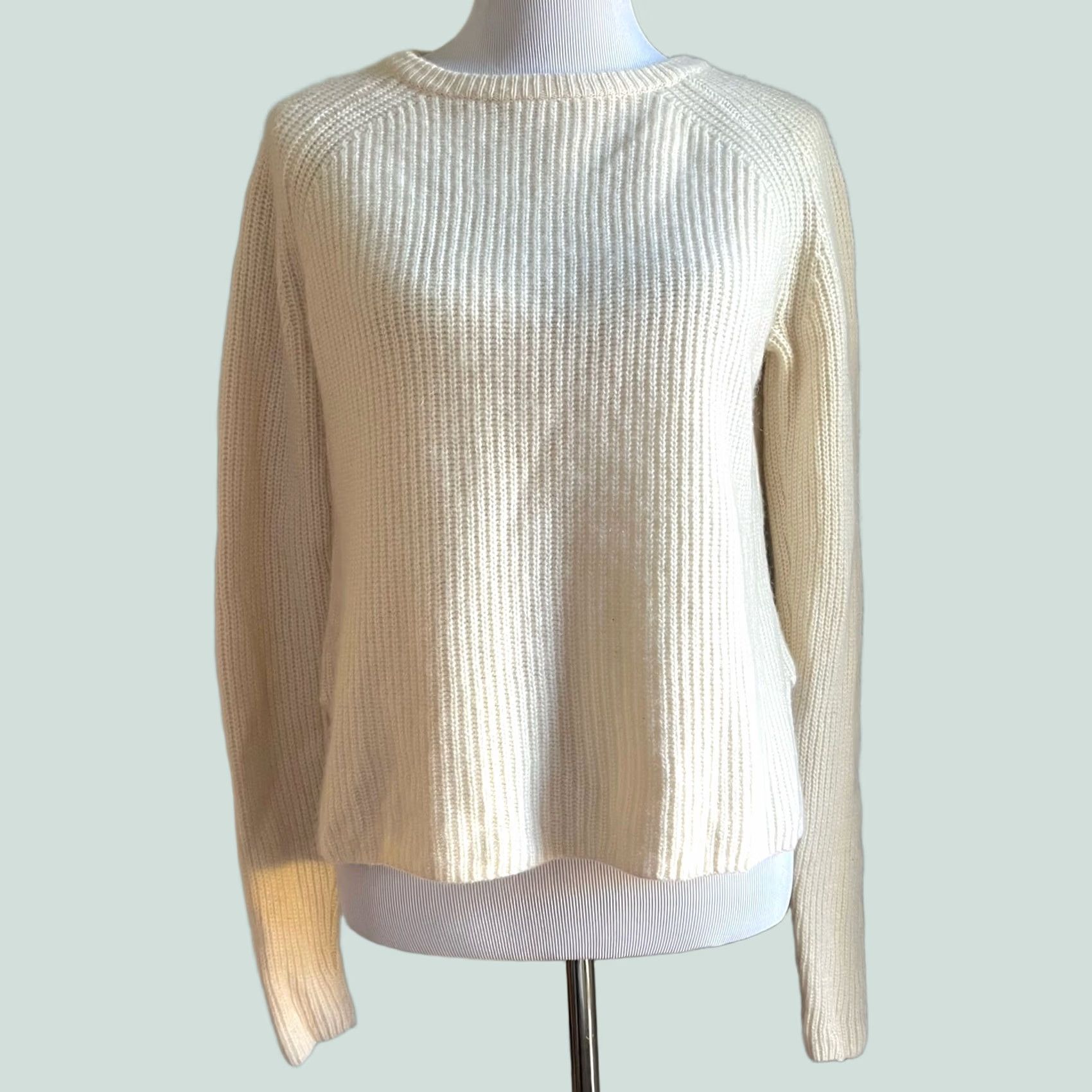 Vintage Leo & Sage Women’s Sweater Pullover Side Slits Ivory Cream Sz S Knit Pullover Womens Sweater, Cream, Long Sleeve, 20" Chest Width, 22" Length Size S / US 4 / IT 40 - 1 Thumbnail