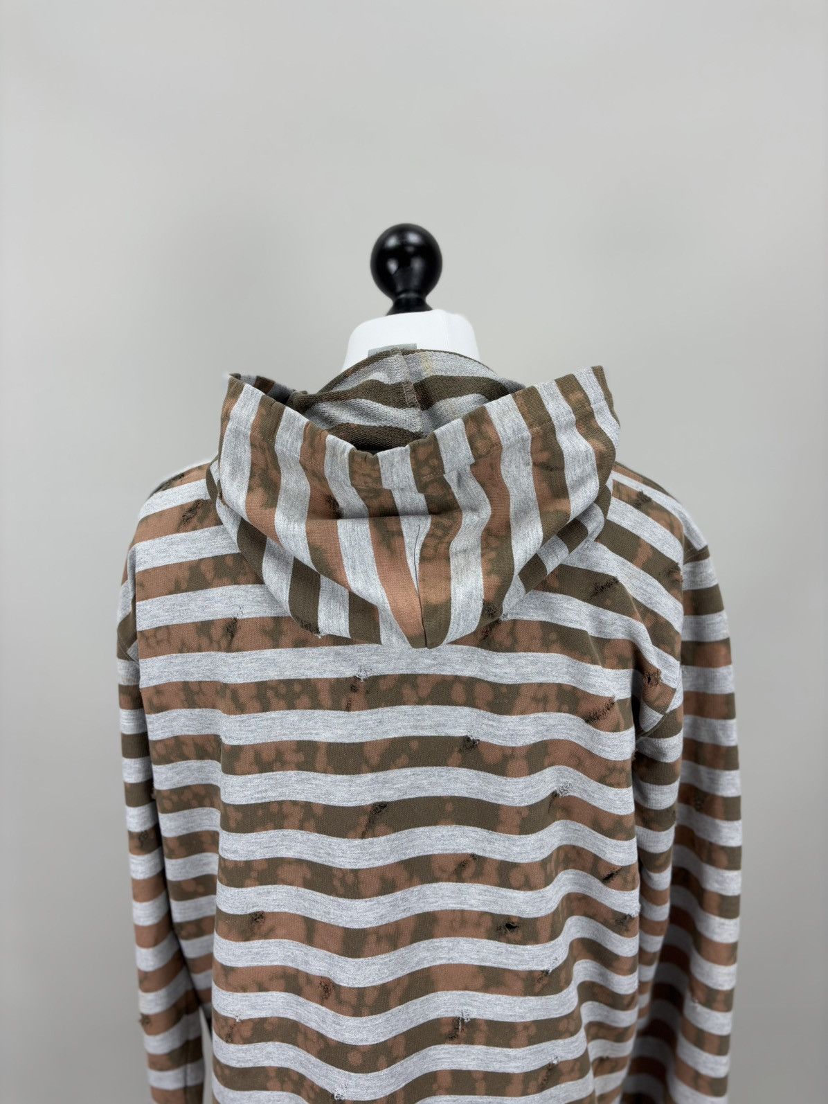 Carhartt Mens hand made hoodie Carhartt Size L/XL Color Multicolor Size US L / EU 52-54 / 3 - 8 Thumbnail