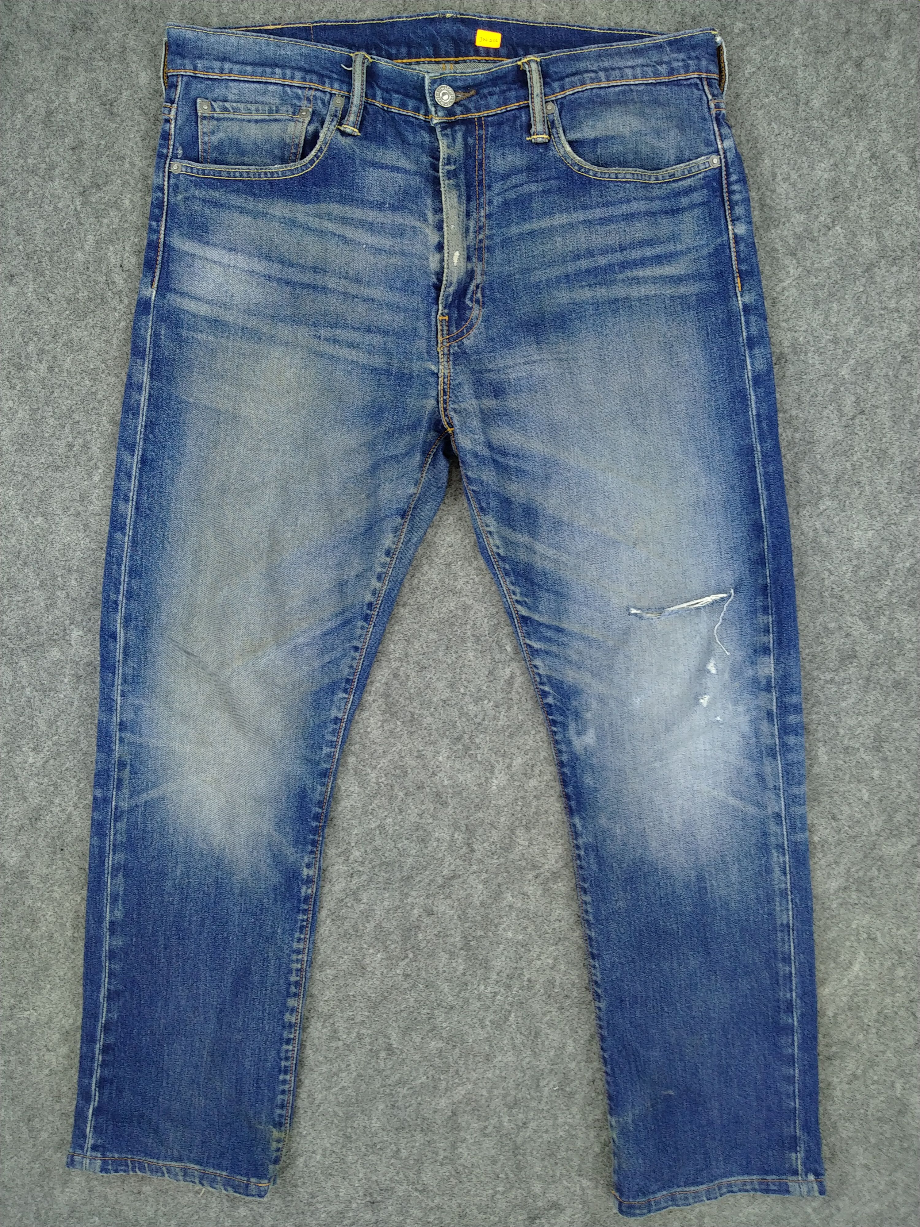 Levi's Blue Distressed Levi's 513 Jeans Denim 35x28.5 -JN216 Size US 35 - 1 Thumbnail