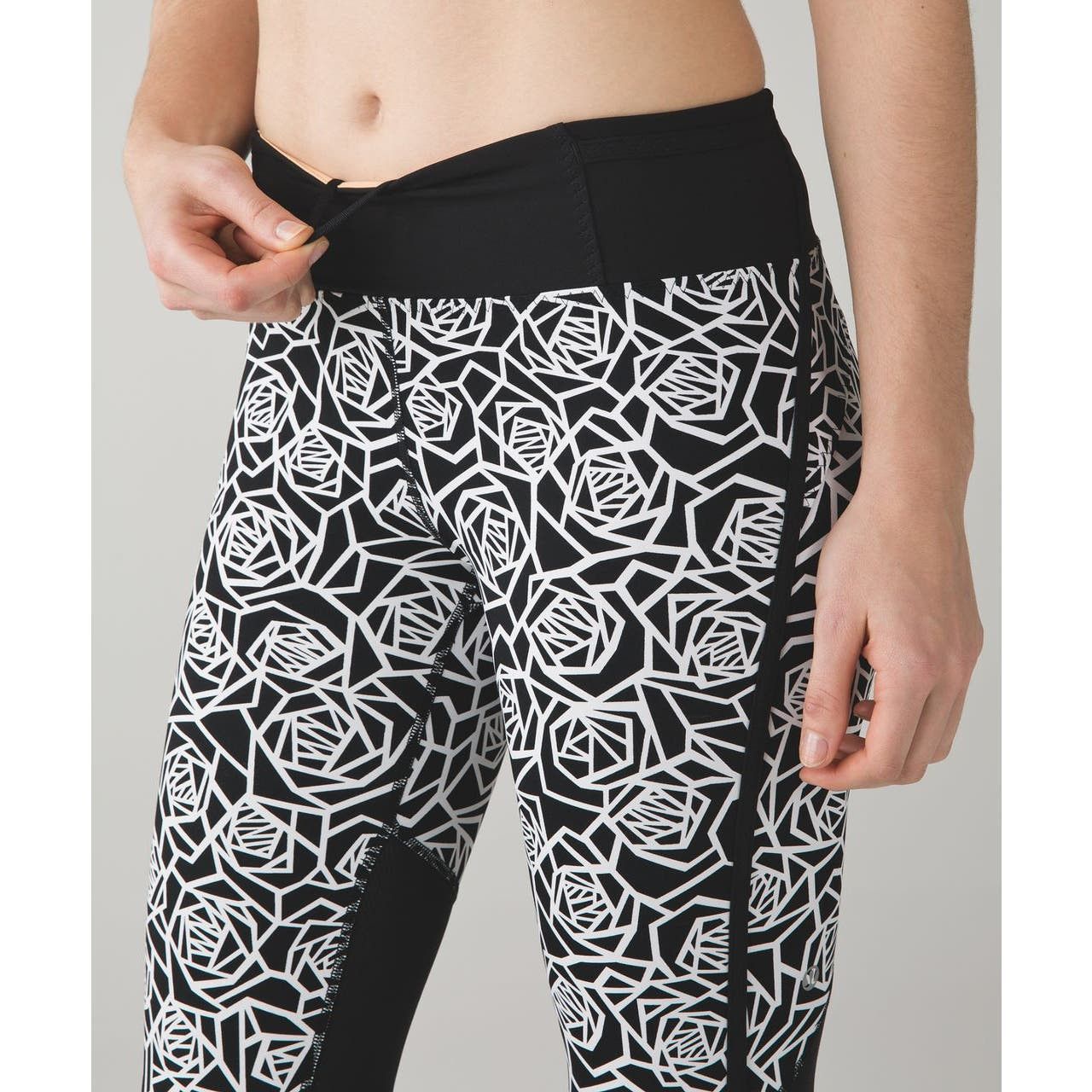 Lululemon Lululemon black white Real Quick Cropped Leggings women sz 6 Size 28" / US 6 / IT 42 - 1 Thumbnail