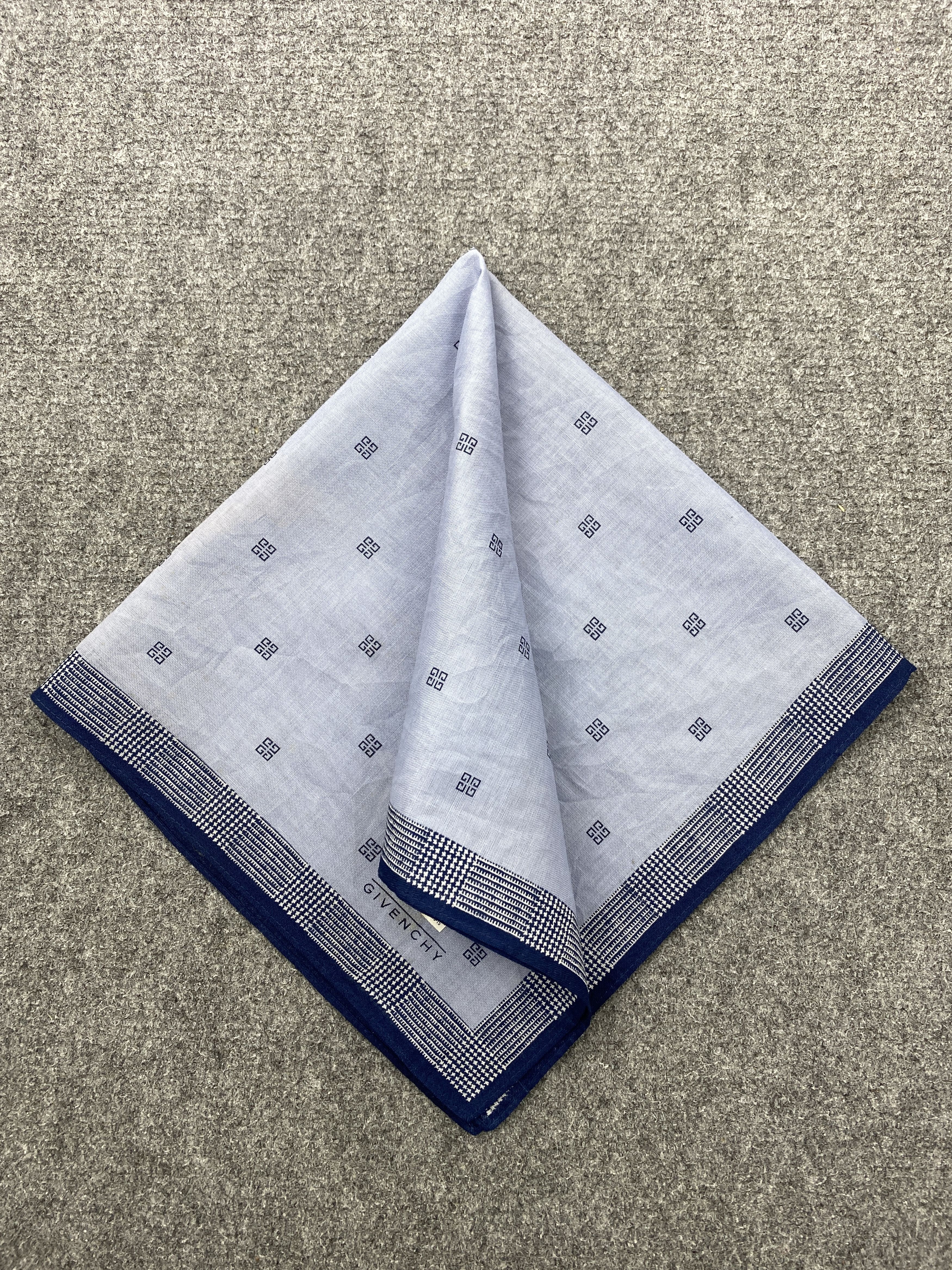Vintage Givenchy Bandana / Handkerchief / Neckerchief HKC0660 Size ONE SIZE - 3 Thumbnail