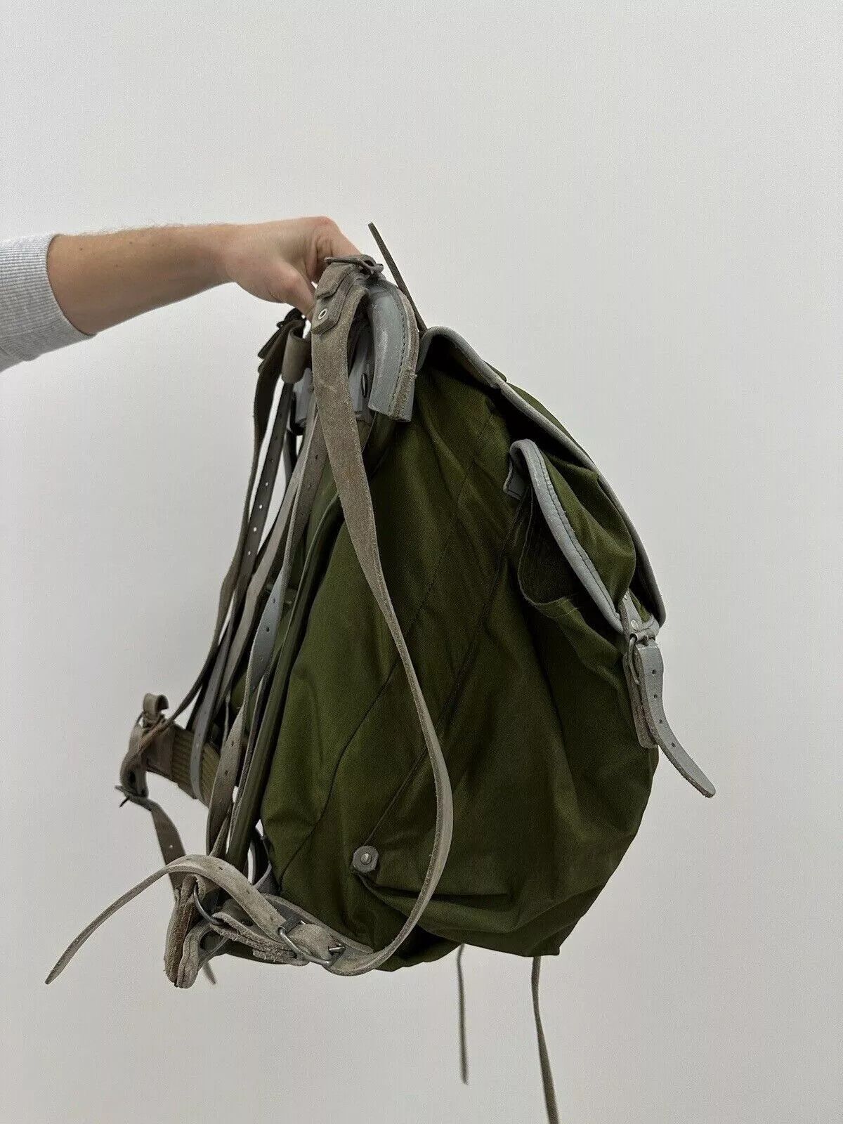Vintage VINTAGE JAMES BOND EIGER MILITARY NORWAY ARMY BAG Backpack Size ONE SIZE - 3 Thumbnail