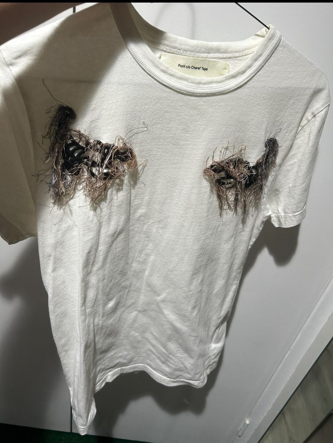 off white t shirt size medium
