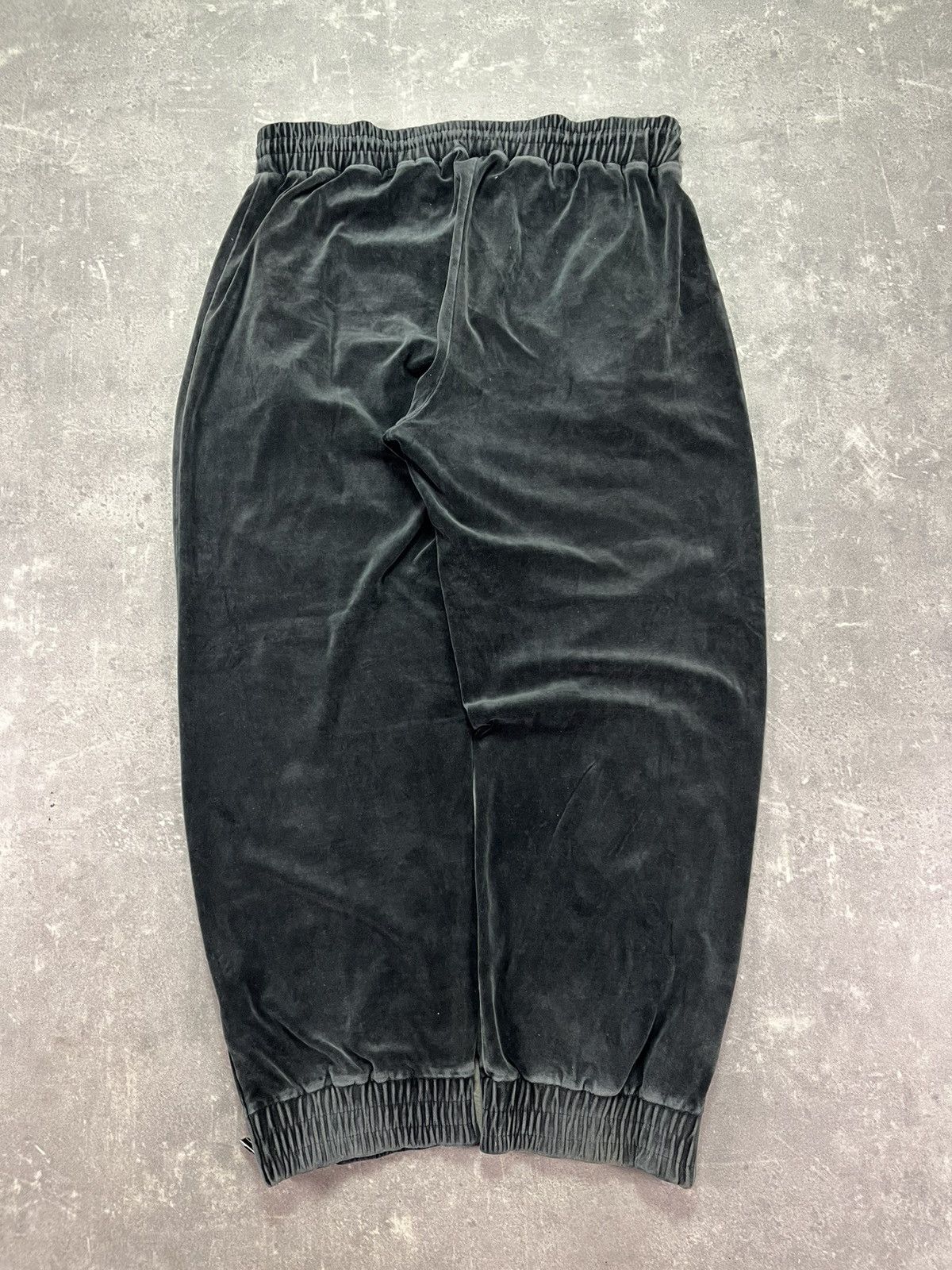 Karl Kani Karl Kani Faces Velour Vintage Baggy Sweatpants XL Size US 38 / EU 54 - 2 Thumbnail