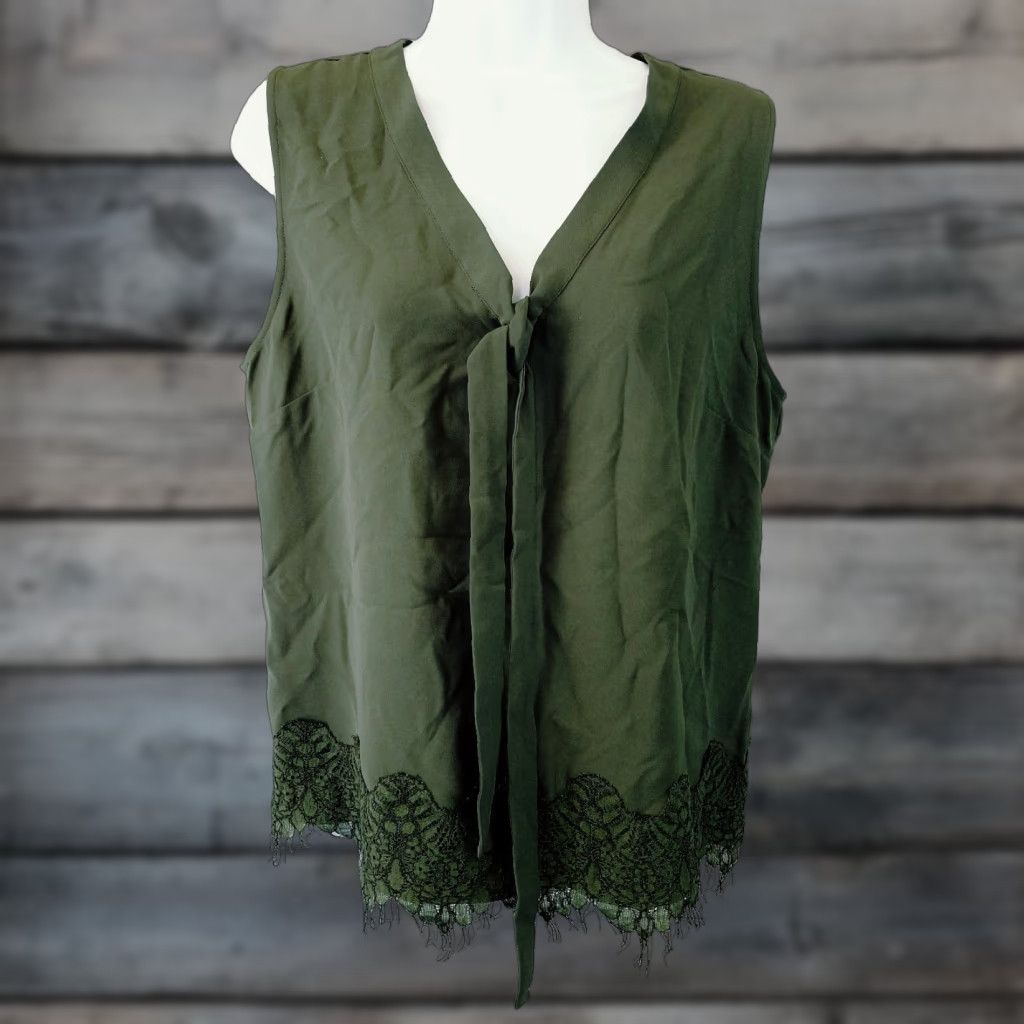 Vintage 41 Hawthorn Womens Blouse Sleeveless V-Neck Sz M Green Lace Hem Blouse 41 Hawthorn Womens Size M / US 6-8 / IT 42-44 - 1 Thumbnail