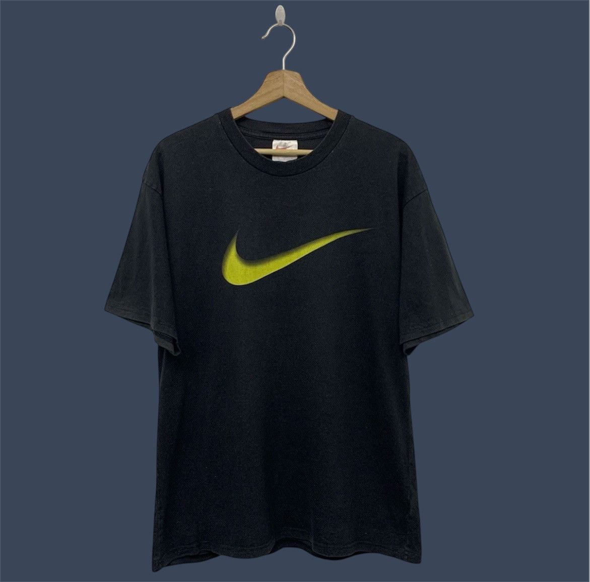 Nike Vintage 90s Nike big swoosh t-shirt Size US M / EU 48-50 / 2 - 1 Thumbnail