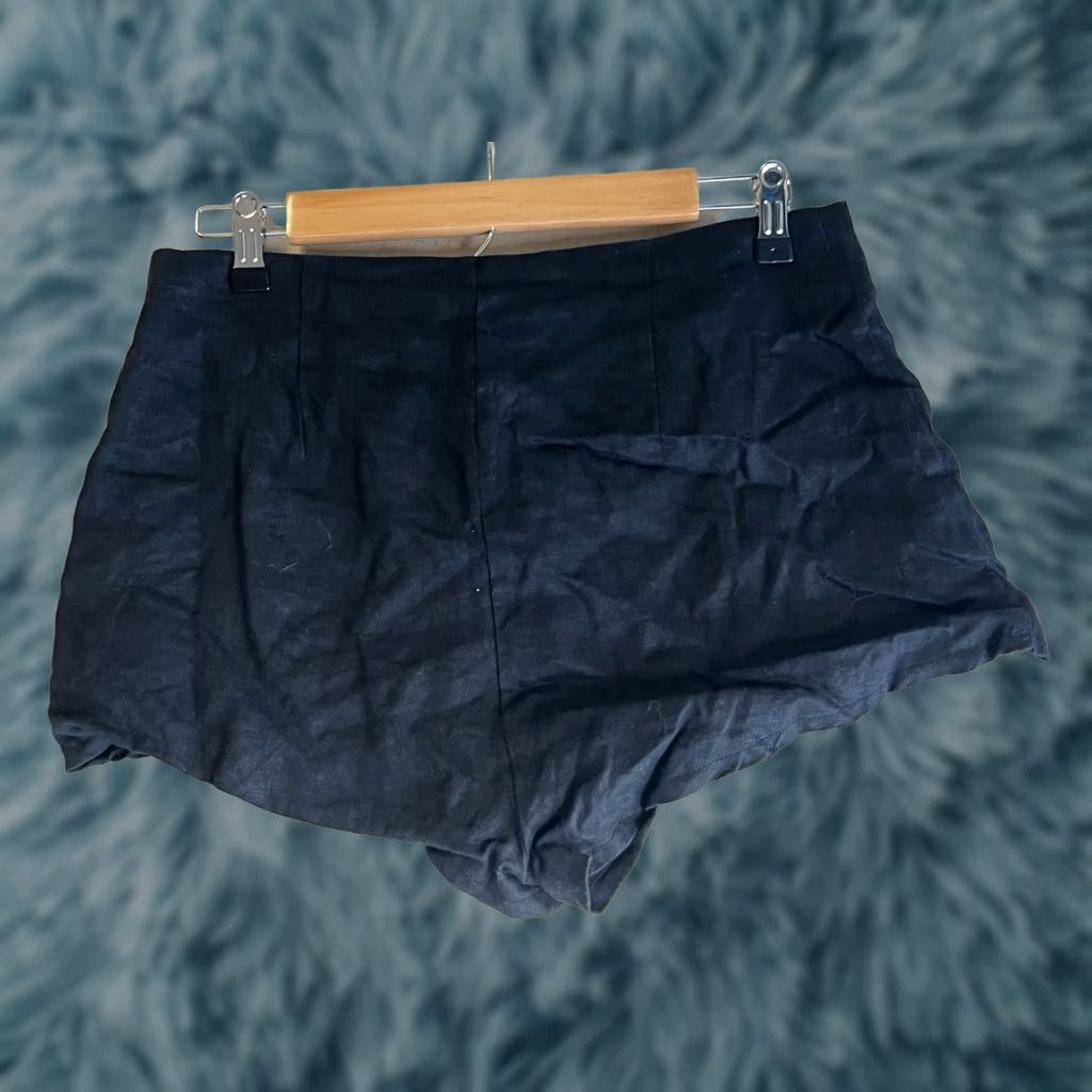 Vintage Olivaceous Linen Black Women's Shorts L Casual Flat Front Pockets Beach Bohemian 100% Linen Regular Fit Size 36" / US 14 / IT 50 - 1 Thumbnail