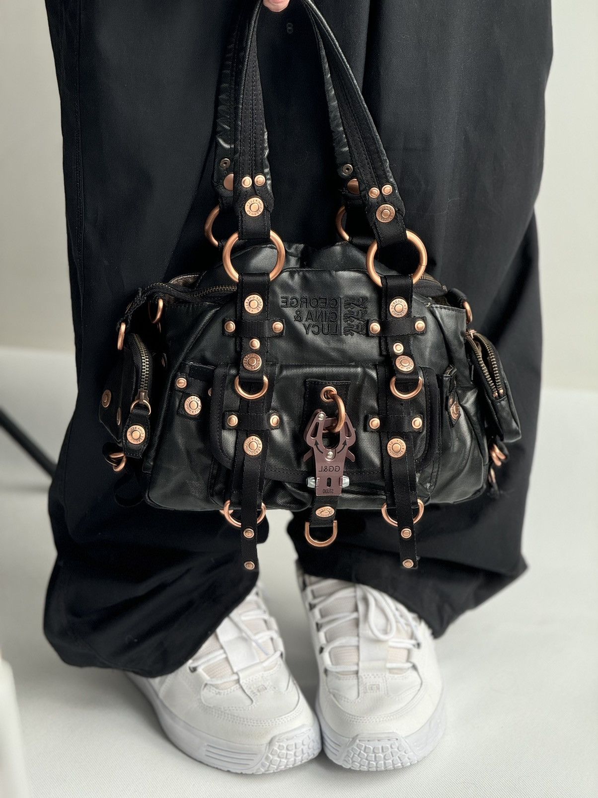 GEORGE GINA&LUCY 2way ショルダーバッグ Y2Kあのちゃん GEORGE GINA&LUCY 2way ショルダーバッグ Y2Kあのちゃん - メルカリ