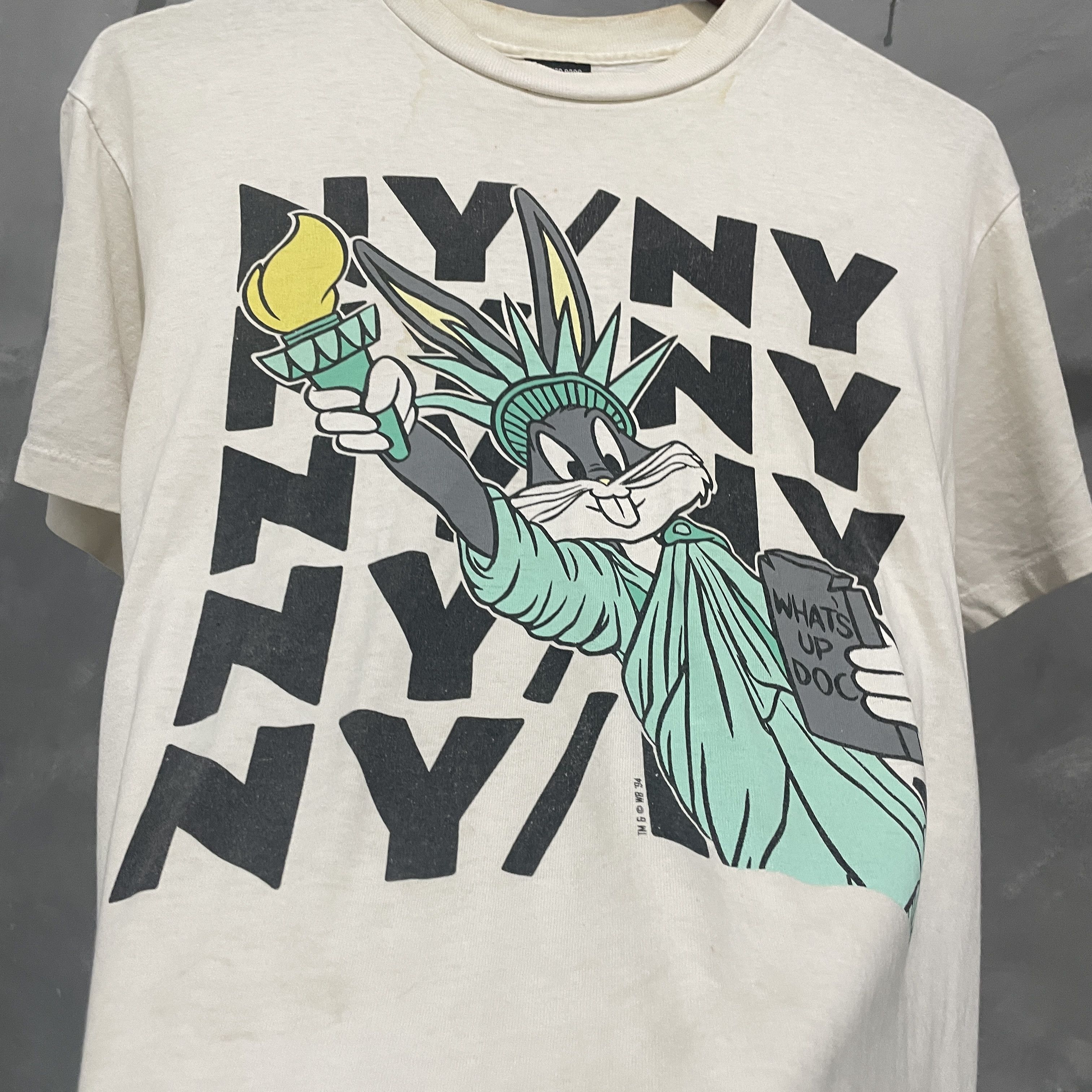 Vintage Rare Vintage 90s Bugs Bunny Statue Of Liberty NY T Shirt Size US M / EU 48-50 / 2 - 5 Thumbnail