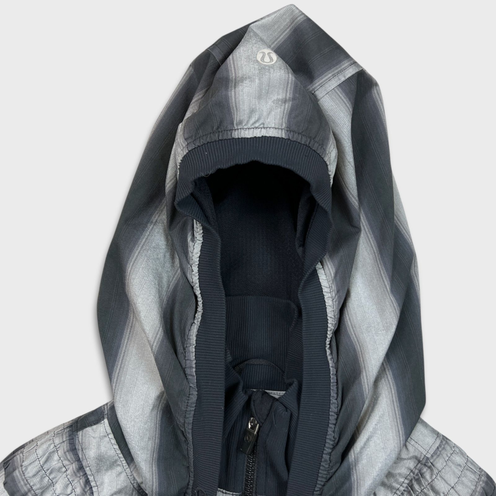 Lululemon Lululemon Hooded Track & Field Jacket Full Zip Sports Coat Size S / US 4 / IT 40 - 2 Thumbnail