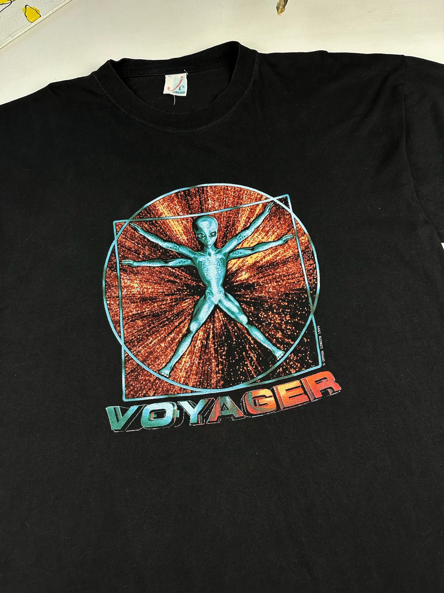 Vintage Sick Vintage 90s Alien UFO T-shirt Fashion Victim Voyager Size US XL / EU 56 / 4 - 2 Thumbnail