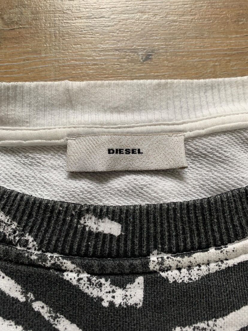 Diesel VTG BALENCIAGA STYLE DIESEL ZEBRA CROPPED SWEATER Size XS / US 0-2 / IT 36-38 - 2 Thumbnail