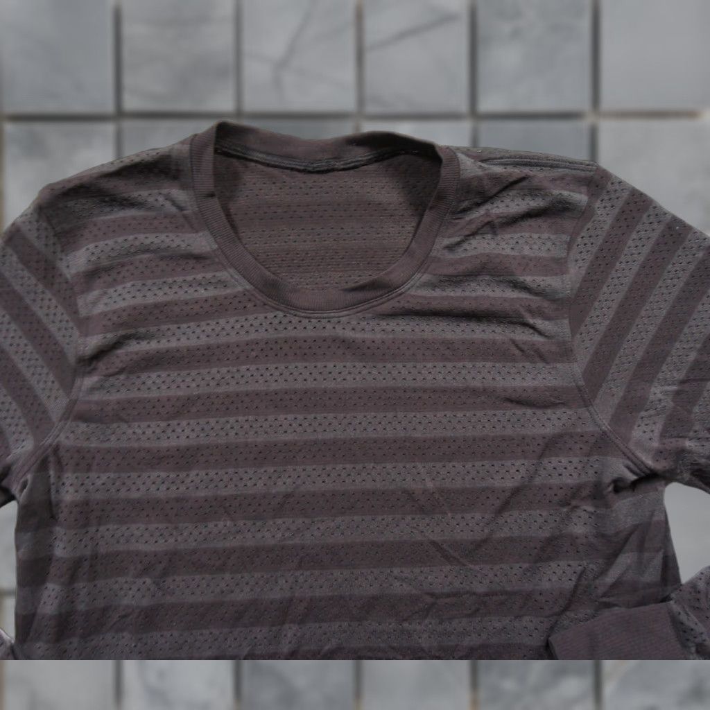 Lululemon Lululemon Shirt Womens 8 Gray Breeze Long Sleeve Activewear Training Workout Gym Size M / US 6-8 / IT 42-44 - 1 Thumbnail