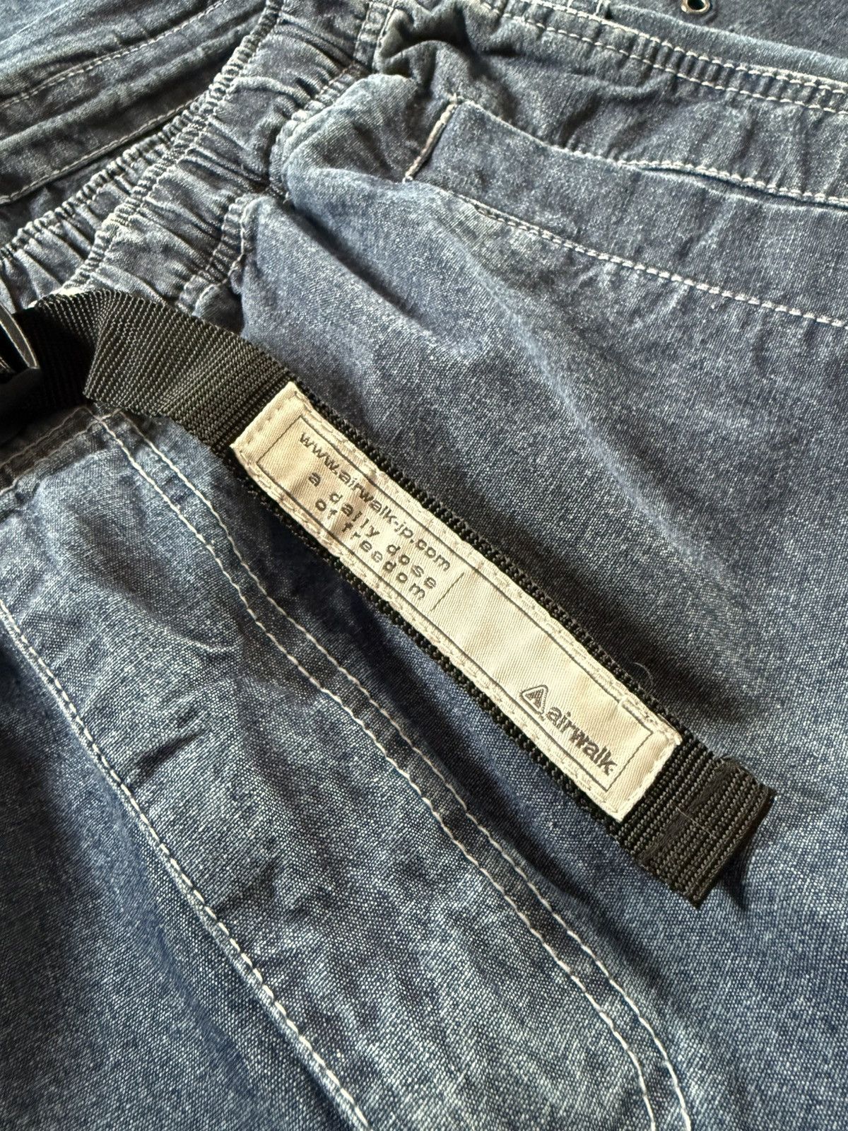 Airwalk 2000s Airwalk Detachable Baggy Heavy Weight Cargo Jeans Size US 32 / EU 48 - 22 Thumbnail