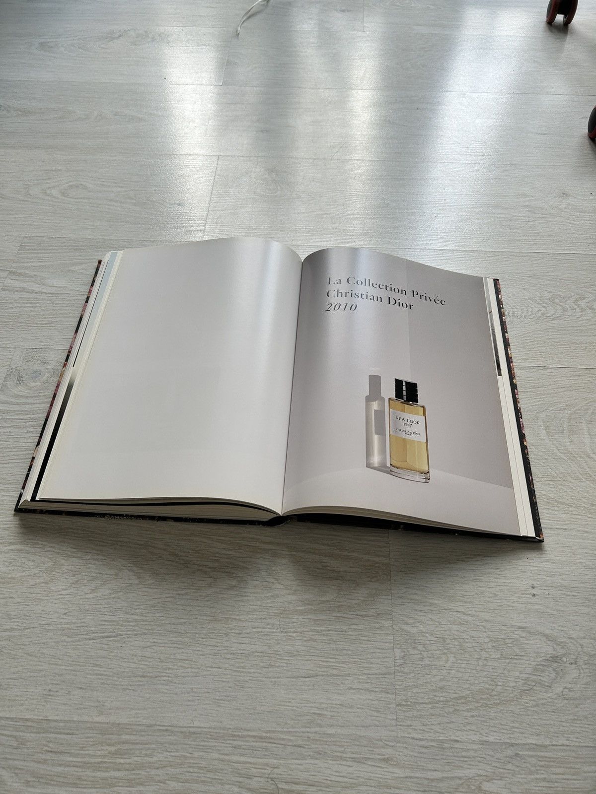 Dior Dior “The Perfumes” Book Size ONE SIZE - 19 Thumbnail