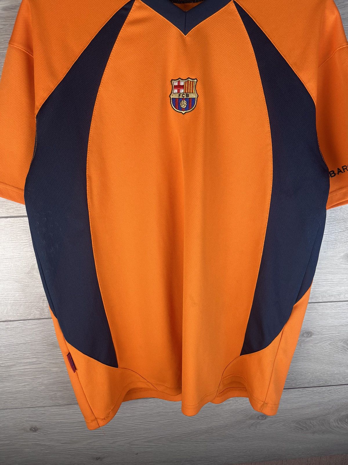 Other Men’s soccer T-shirt Barcelona size L sport vintage Size US L / EU 52-54 / 3 - 4 Thumbnail