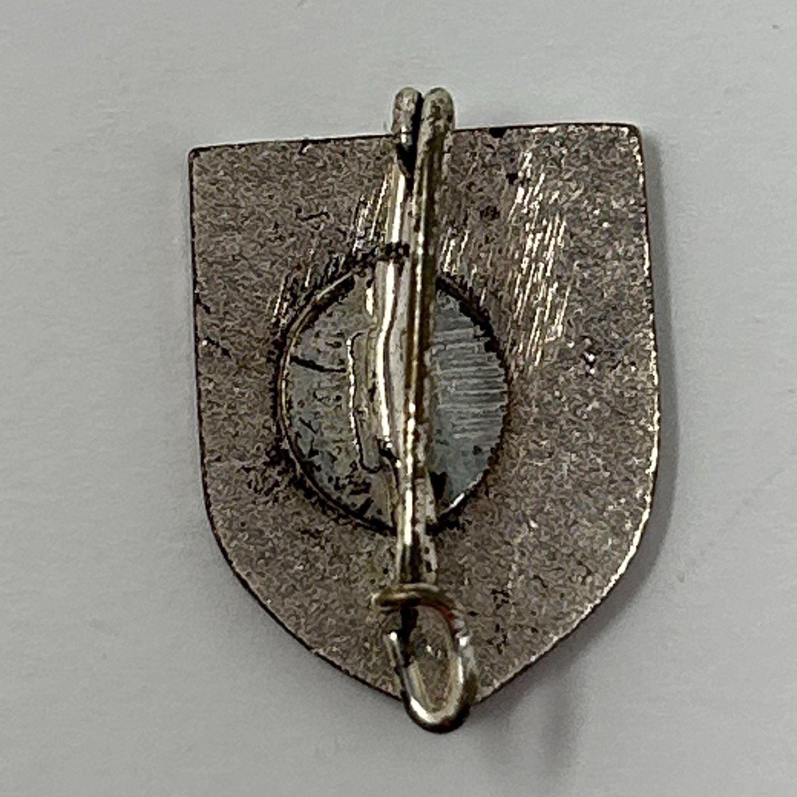 Vintage Vintage England Union Jack Flag Shield Hat Lapel Pin Pinback Size ONE SIZE - 2 Thumbnail
