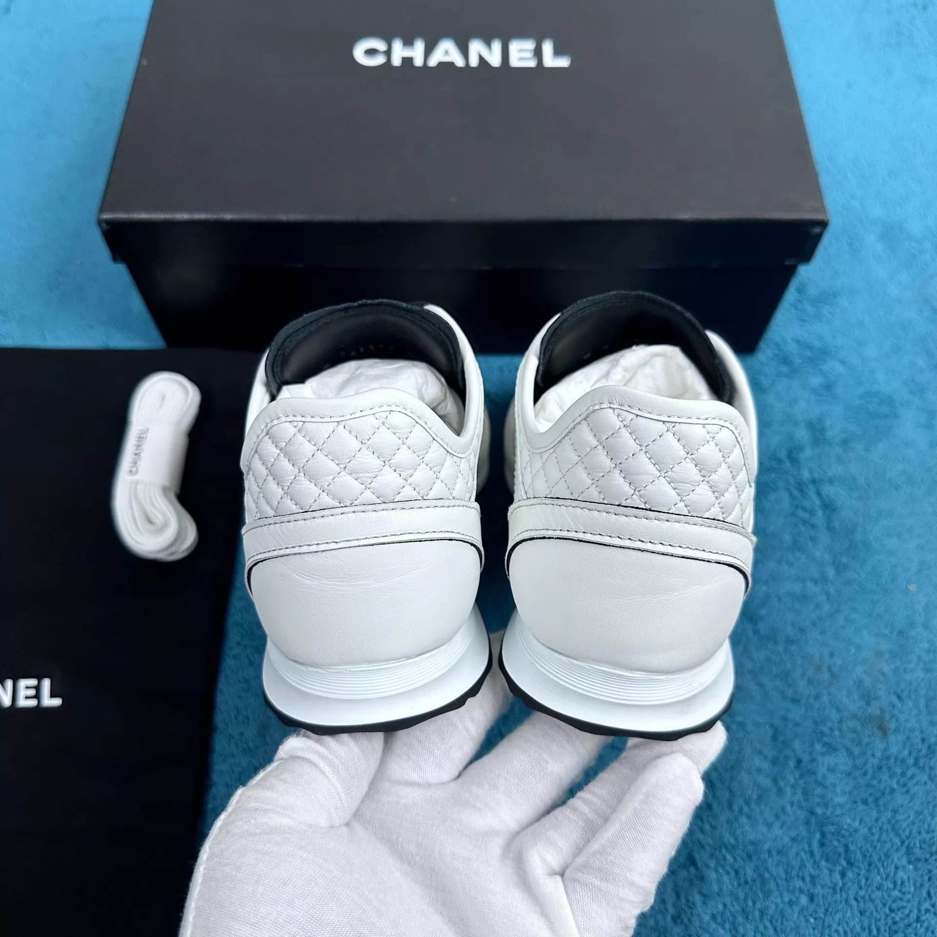 Chanel Chanel 25P Calfskin Quilted Low Top Sneaker White 36 Size US 5.5 / IT 35.5 - 4 Thumbnail