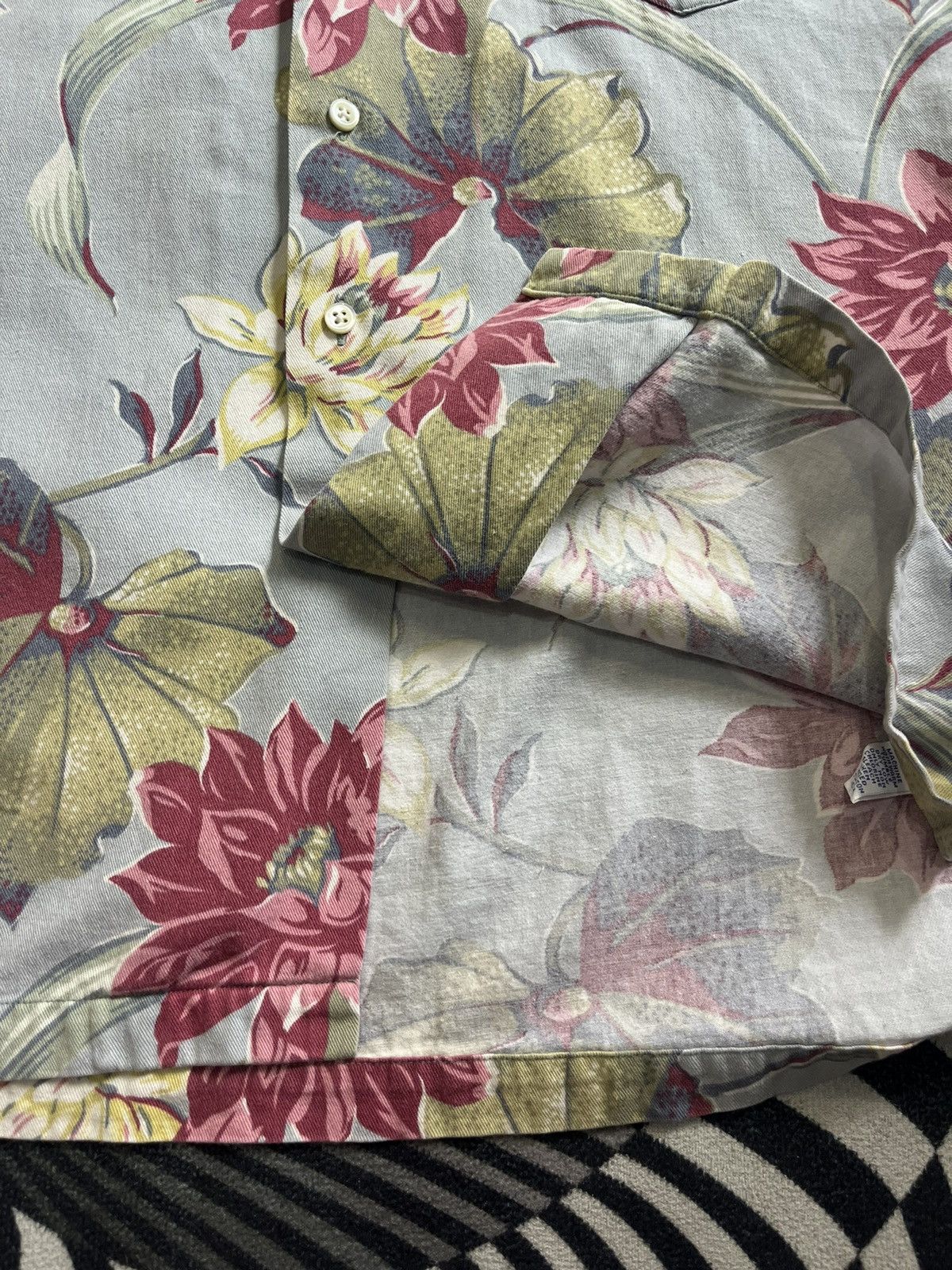 Polo Ralph Lauren Vintage Polo Ralph Lauren Aop Flowers Shirt 90’s Size US S / EU 44-46 / 1 - 10 Thumbnail
