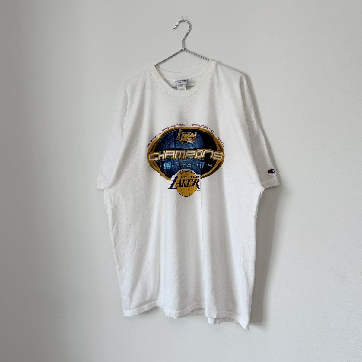 Vintage Vtg 2001 Champion LA Lakers Back to Back NBA Finals Tee Kobe Size US XXL / EU 58 / 5 - 1 Thumbnail