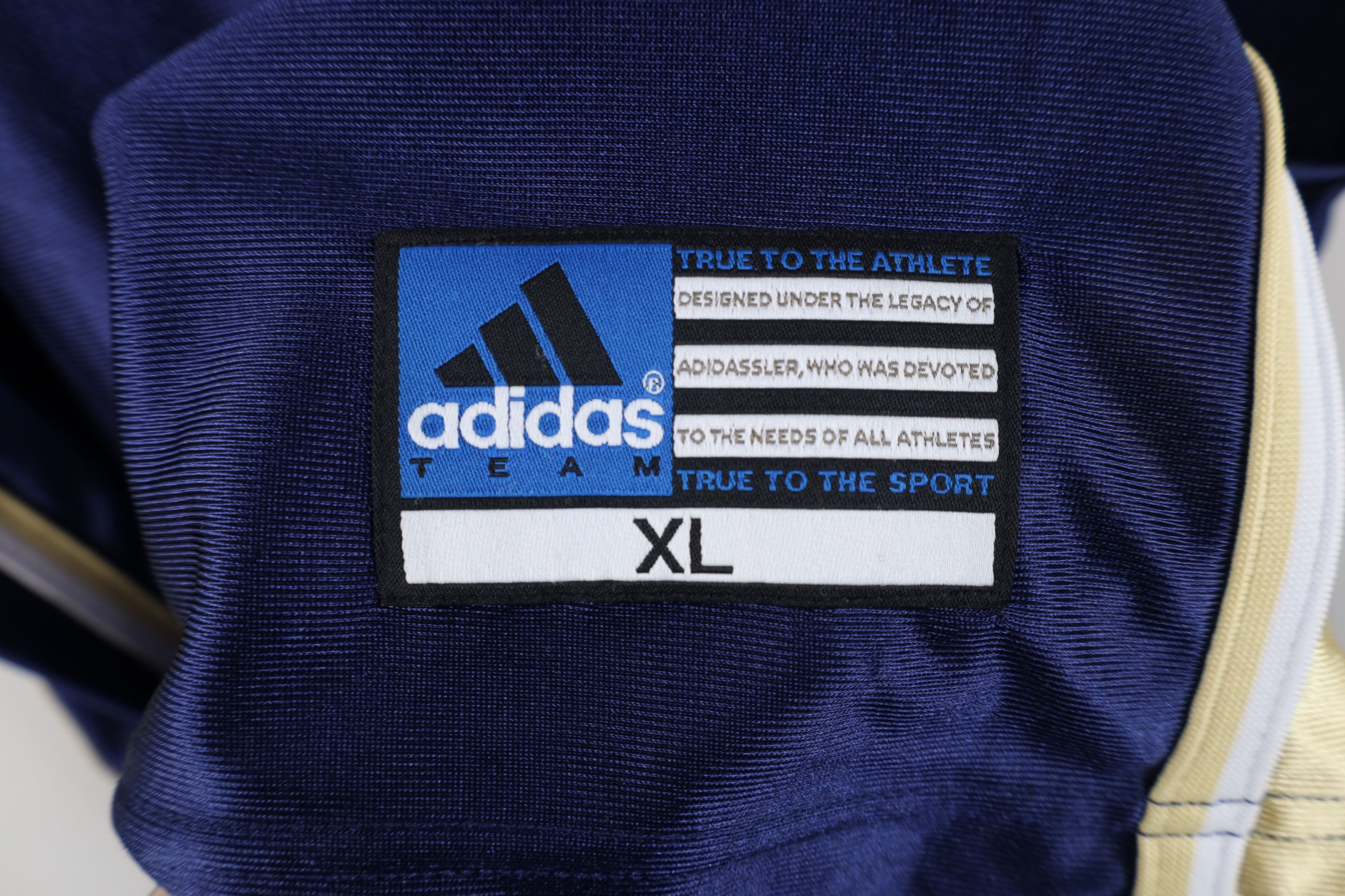 Adidas Deadstock Vintage Y2K Adidas University Basketball Jersey Size US XL / EU 56 / 4 - 4 Thumbnail