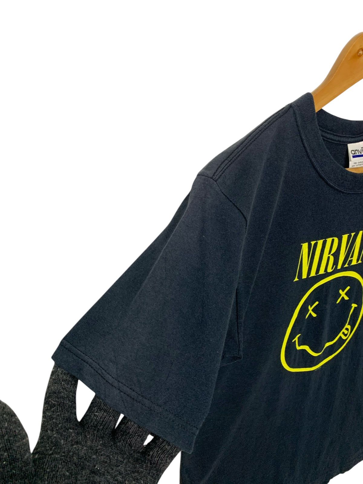 Band Tees × Nirvana × Vintage Vintage Y2K Nirvana Smiley By Anvil T Shirt Size US S / EU 44-46 / 1 - 6 Thumbnail