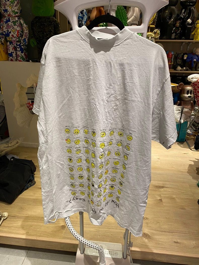 Balenciaga Balenciaga Special Edition Smiley Company Short Sleeve Size US S / EU 44-46 / 1 - 1 Thumbnail