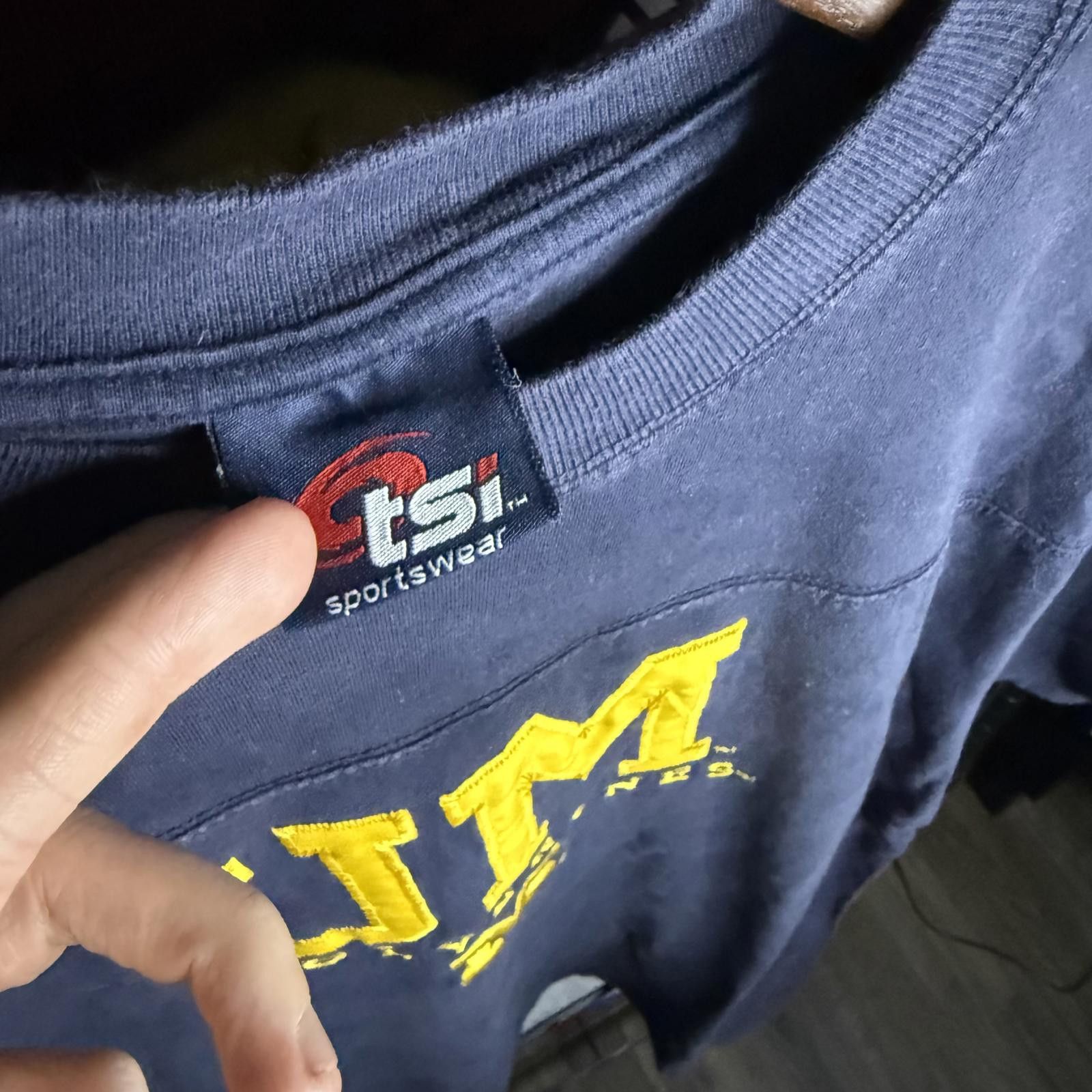 Designer Vintage UM Wolverines T-Shirt Size US M / EU 48-50 / 2 - 3 Thumbnail