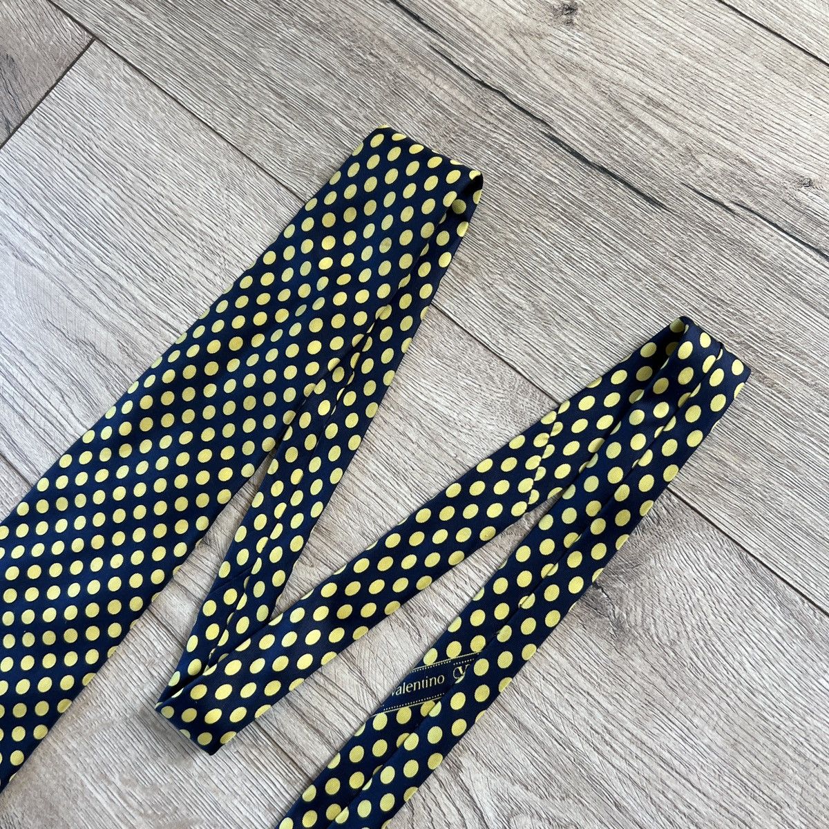 Valentino Valentino Silk Tie 90s Monogram Cravatca Y2K Calssic Casual Size ONE SIZE - 4 Thumbnail
