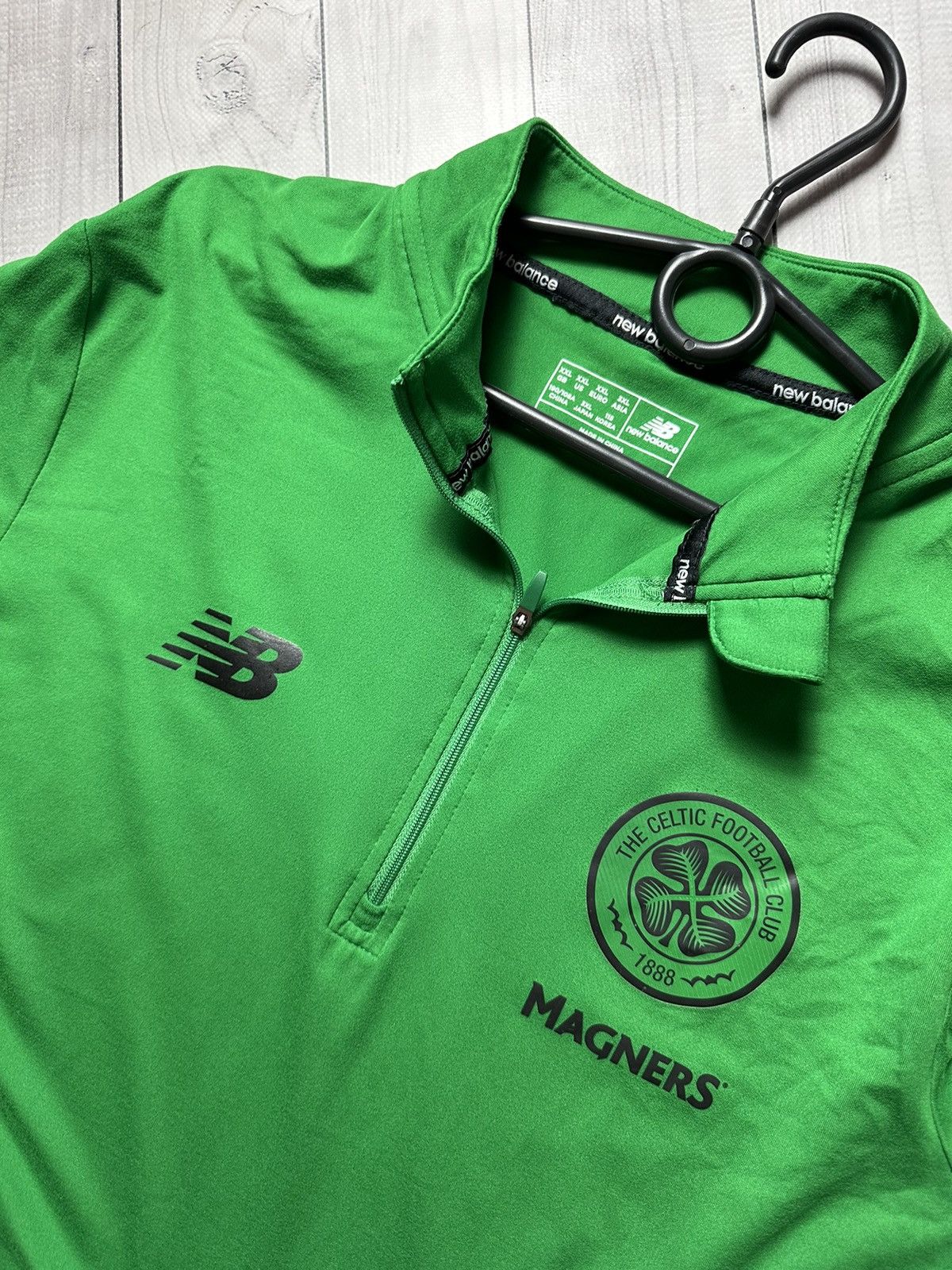Vintage Vintage Celtic New Balance soccer sweatshirt green size XXL Size US XXL / EU 58 / 5 - 3 Thumbnail