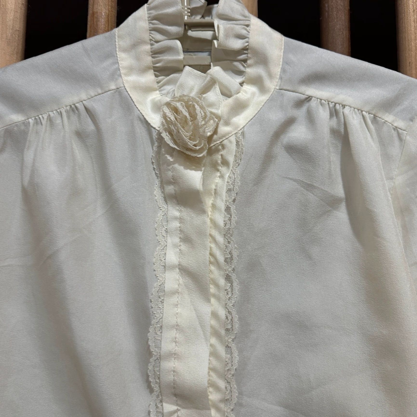 Vintage VINTAGE Alice Stuart Blouse Women Size 12 Ivory Small Stain Victorian Camisole Style Shirt Ladies Casual Business 12 Womens Size XL / US 12-14 / IT 48-50 - 3 Thumbnail