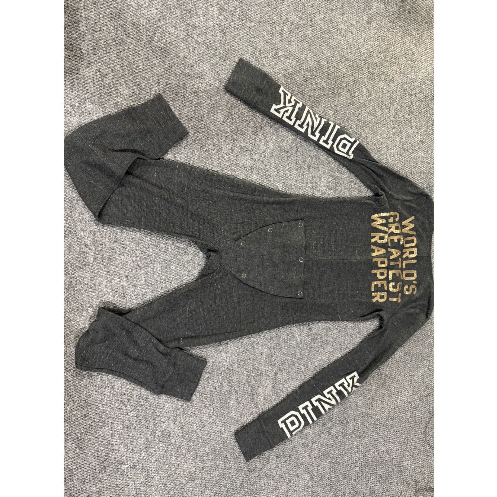 Victoria's Secret Victoria's Secret Pajama Top Shirt Women's L Gray Knit Cami Logo Embellished Sleepwear Modern Lightweight, Machine Washable Size ONE SIZE - 6 Thumbnail