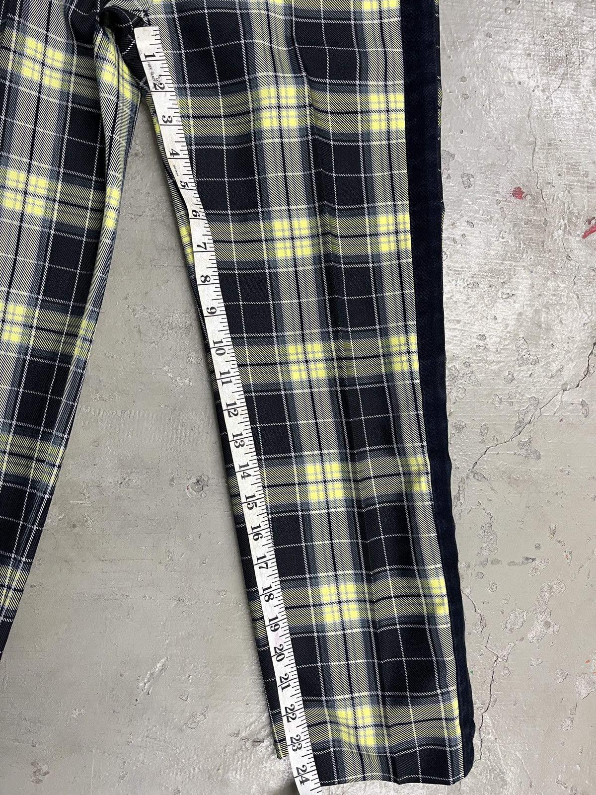MM6 MM6 SS07 Tartan Side Tape Reconstructed Plaid Pants Size 26" / US 2 / IT 38 - 8 Thumbnail