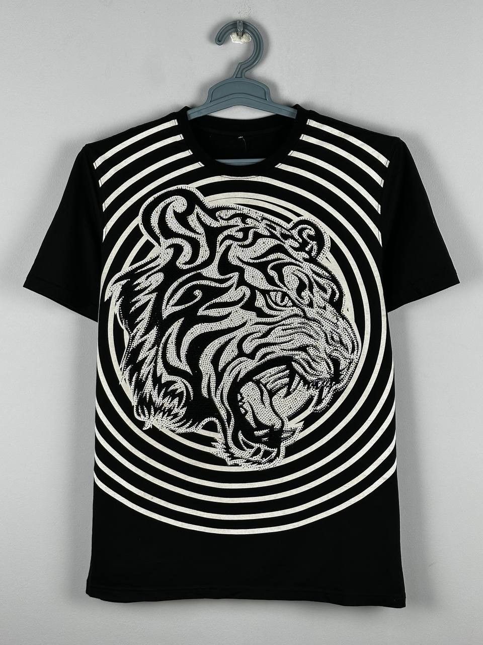 Philipp Plein RARE Philipp Plein Rhinestone Skull Tiger Luxury T Shirt Size US XL / EU 56 / 4 - 1 Thumbnail