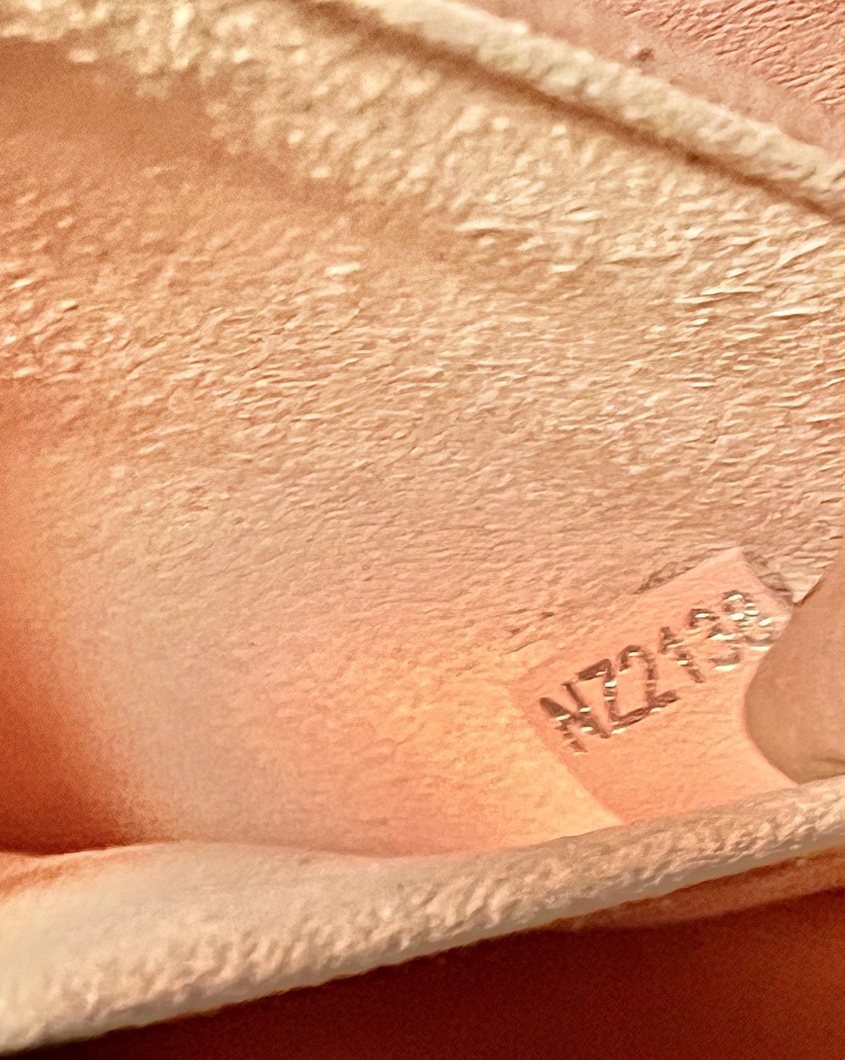 Louis Vuitton Authentic Louis Vuitton Size ONE SIZE - 5 Thumbnail