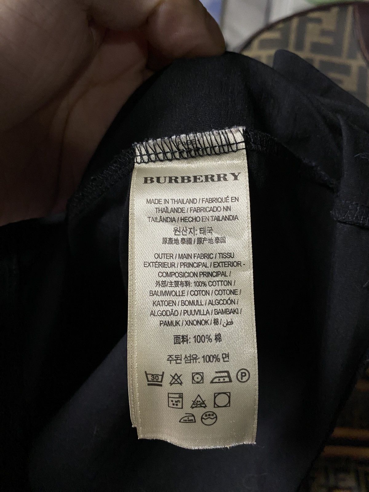 Burberry Burberry Logo Black T-Shirt Men’s Preowned Size Medium Size US M / EU 48-50 / 2 - 6 Thumbnail
