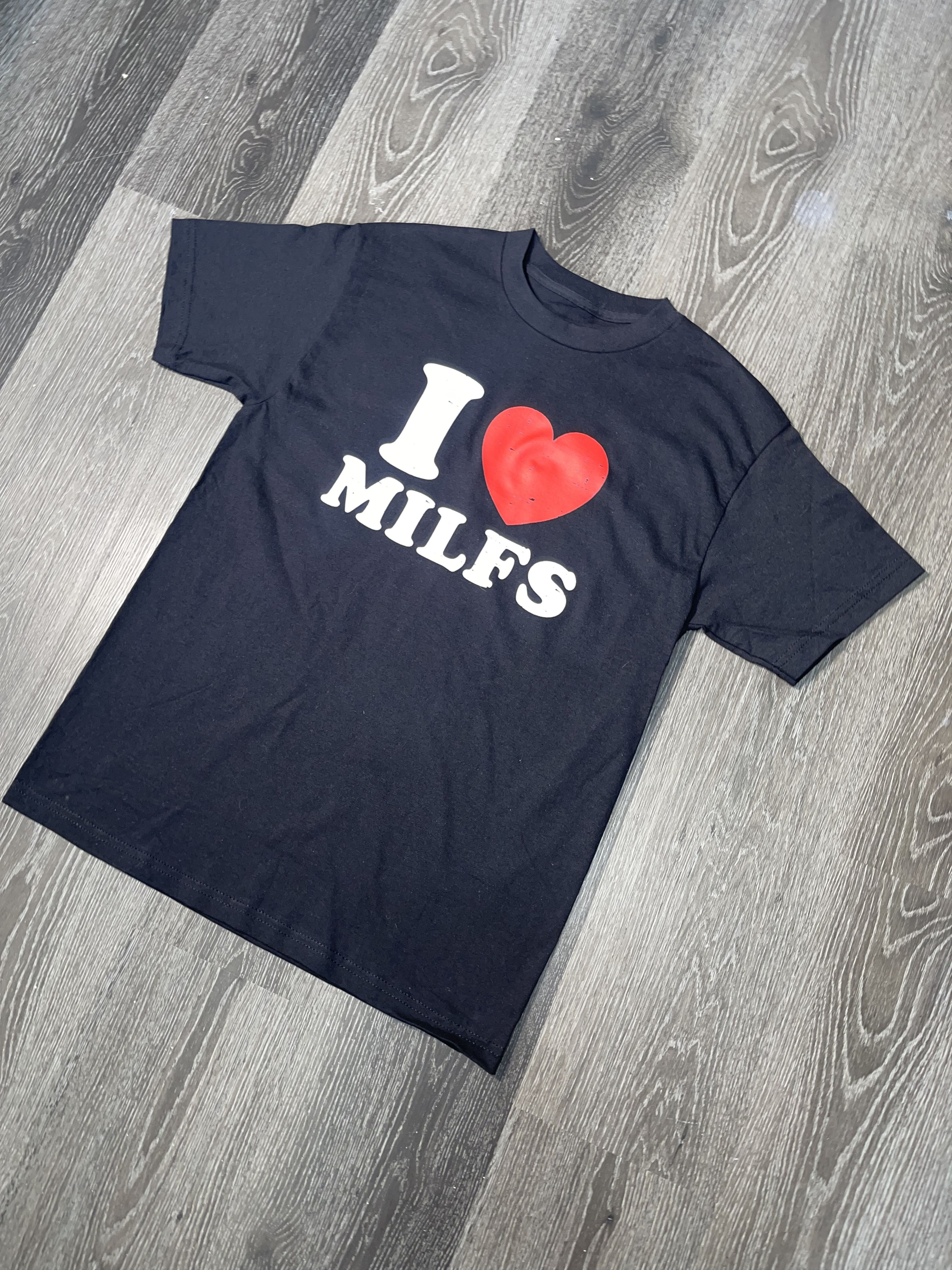 Vintage I <3 Milfs Vintage Style T-shirt Size US S / EU 44-46 / 1 - 2 Thumbnail