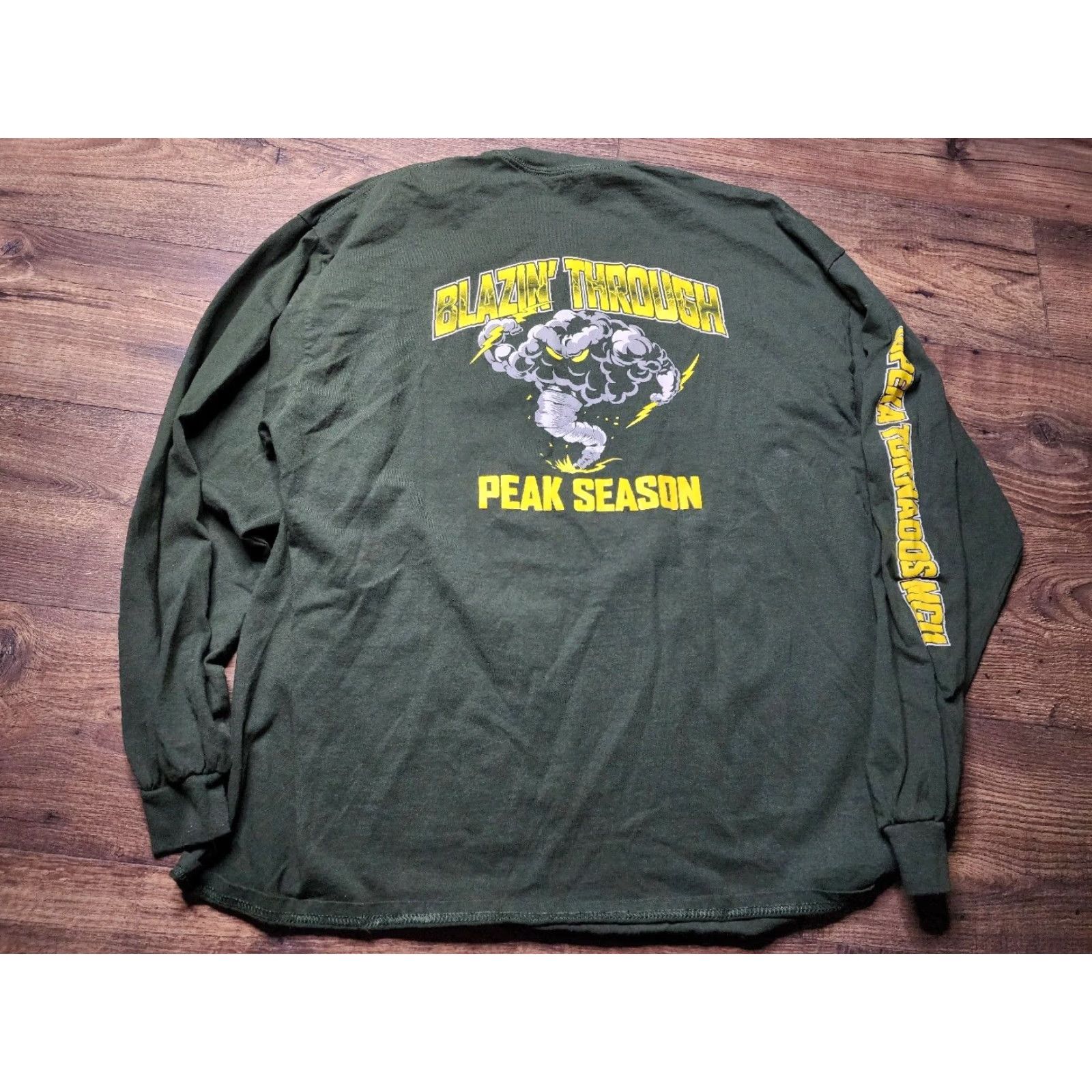 Gildan Mens 2XL Topeka Kansas Twister Tornado T Shirt Storm Chasers Double Sided Size US XXL / EU 58 / 5 - 2 Thumbnail