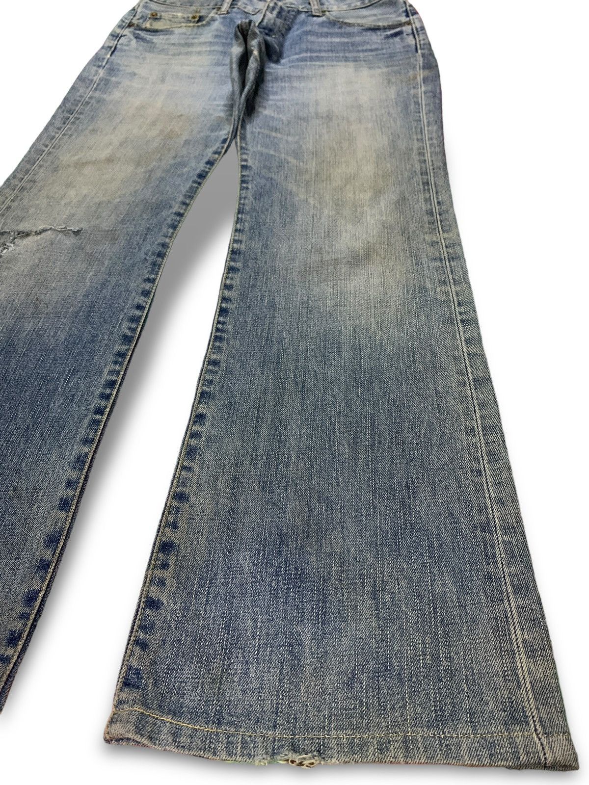 Japanese Brand × Uniqlo Vintage Japanese Uniqlo Blue Wash Distressed Flare Jeans Size US 33 - 7 Thumbnail