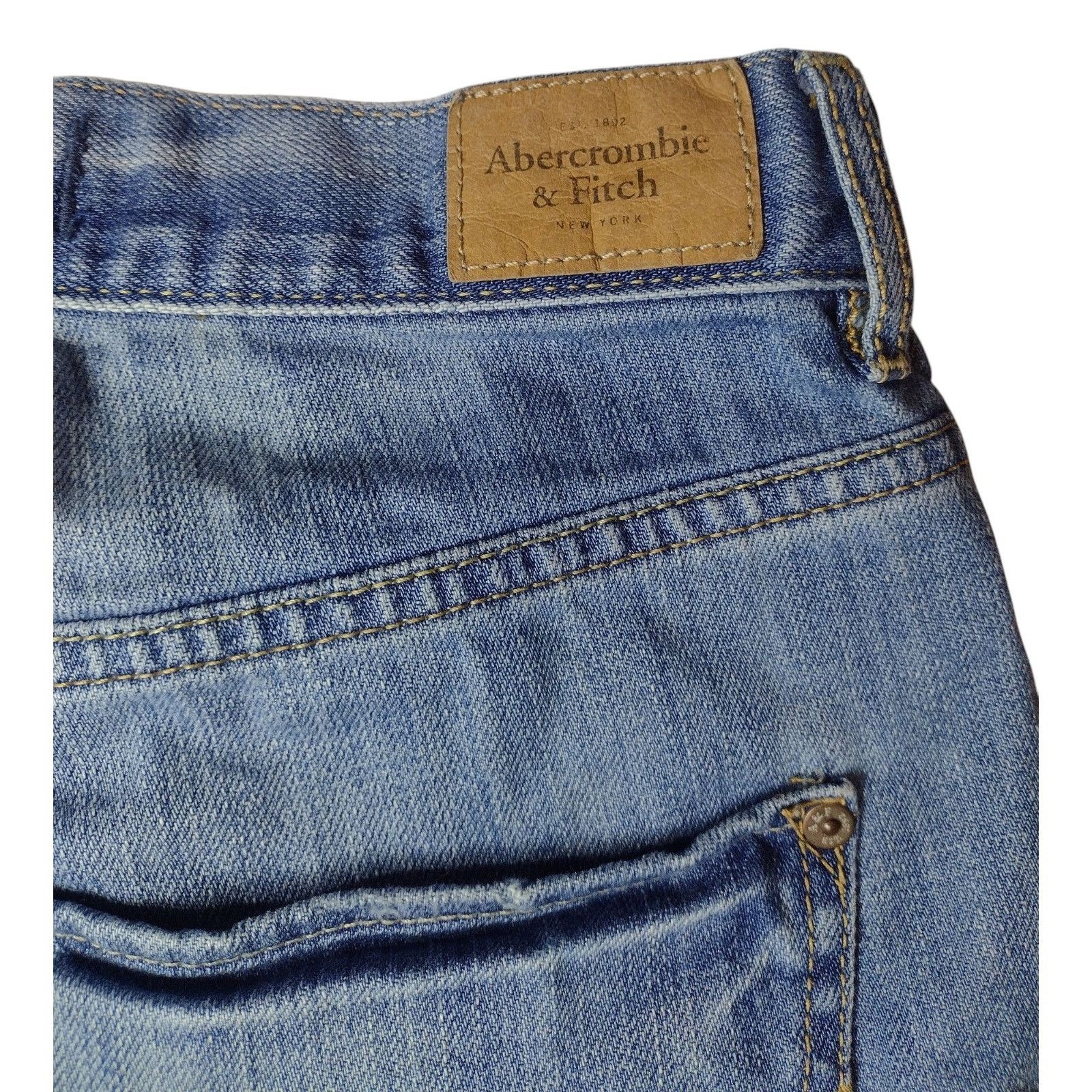 Abercrombie & Fitch Abercrombie Fitch Distressed Low Rise Cut Off Denim Shorts S Size 27" / US 4 / IT 40 - 6 Thumbnail
