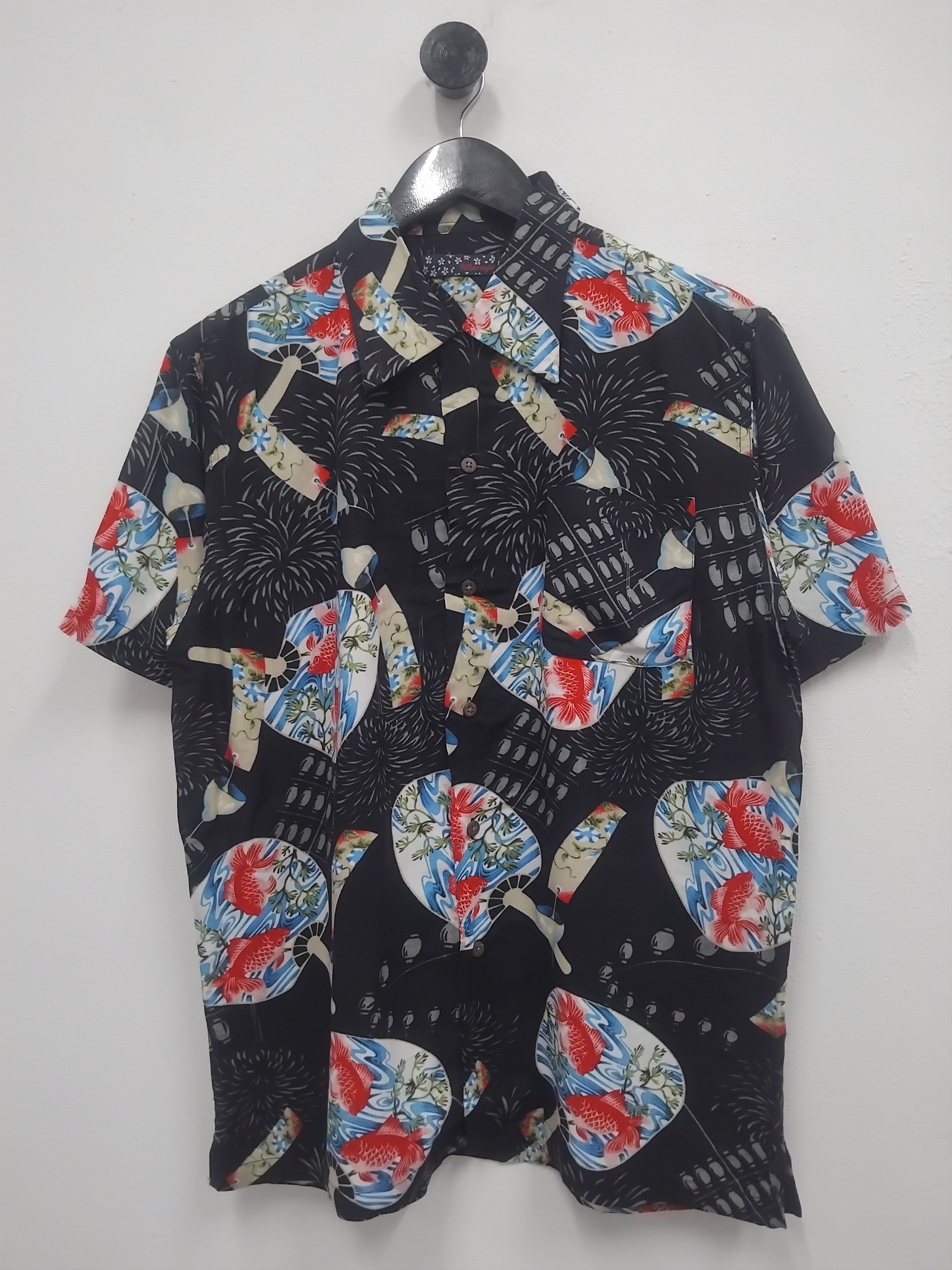 💥Maceye gold fish 100% rayon Hawaiian shirt