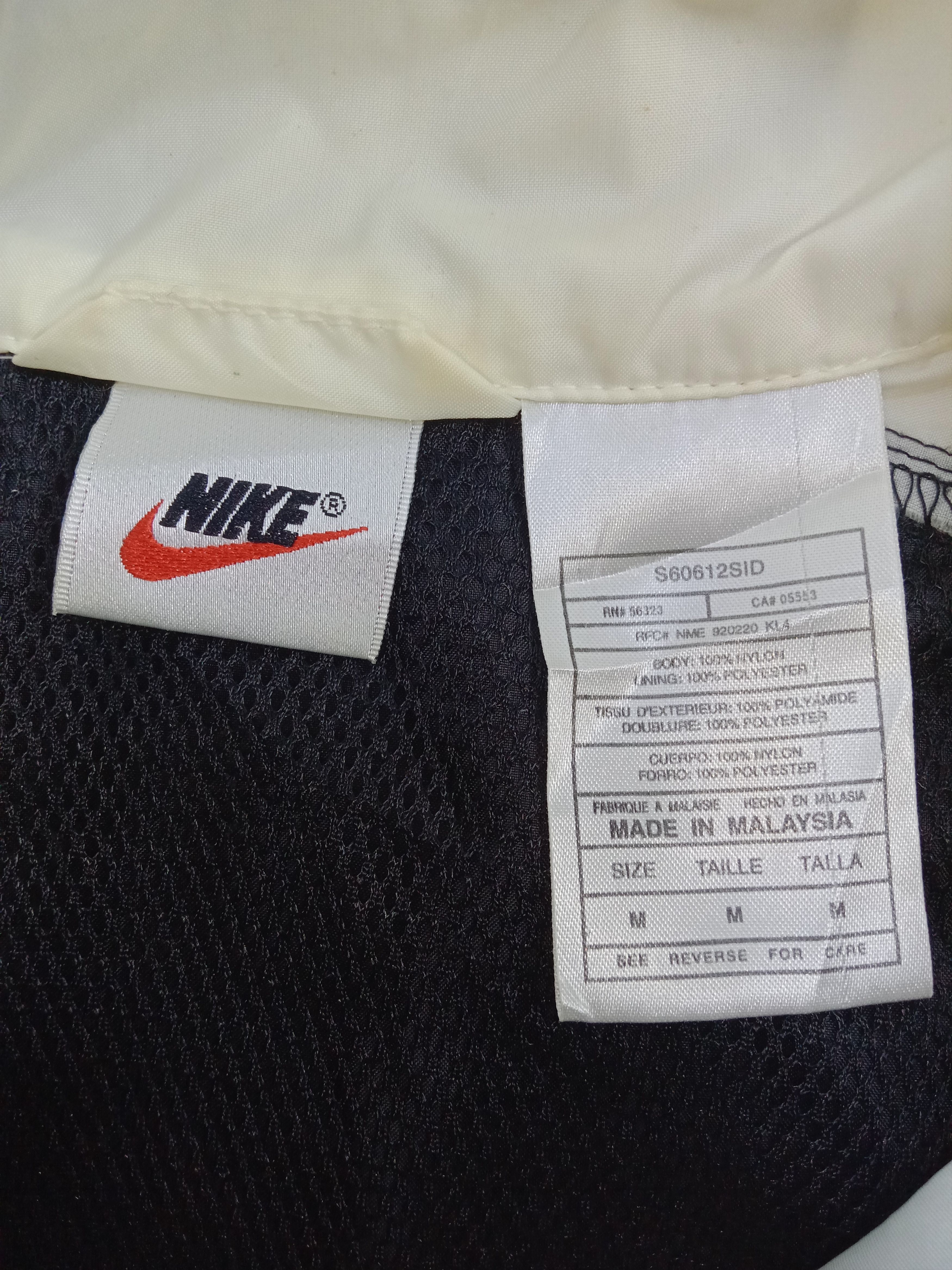 Nike Vintage Nike Big Swoosh Windbreaker Size US L / EU 52-54 / 3 - 10 Thumbnail