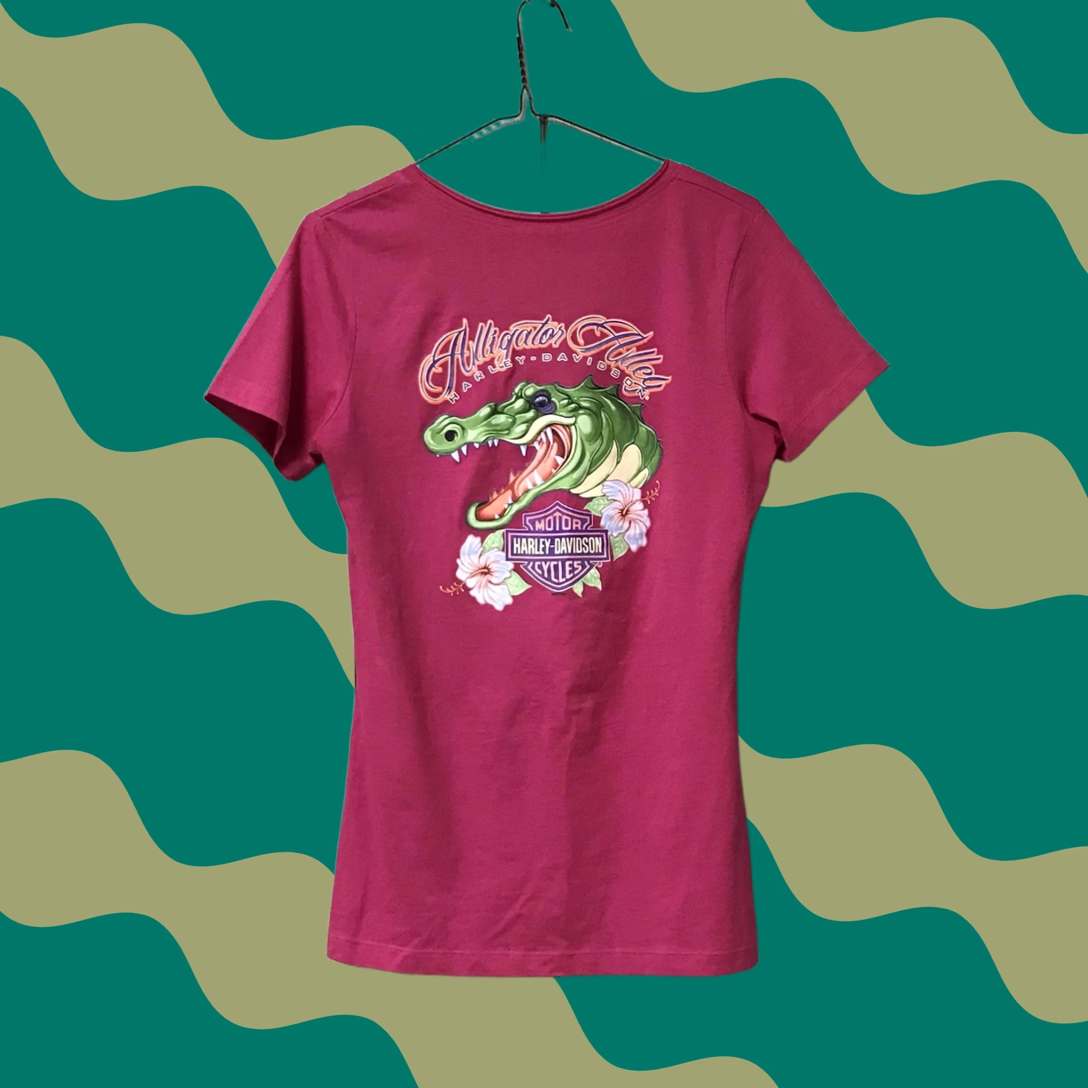 Harley Davidson Harley-Davidson Women Pink Willie G Skull Alligator Alley V-Neck T-Shirt S Size S / US 4 / IT 40 - 1 Thumbnail