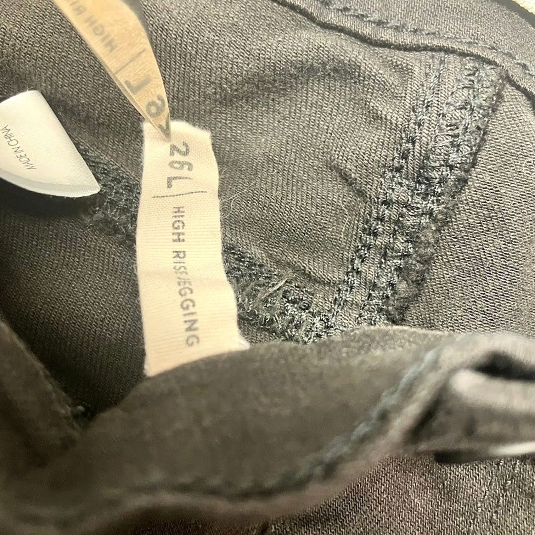 Pacsun Pacsun Mid Rise Jegging Black Distressed Ripped Skinny Jeans Size 26L (26x30) Size 26" / US 2 / IT 38 - 4 Thumbnail