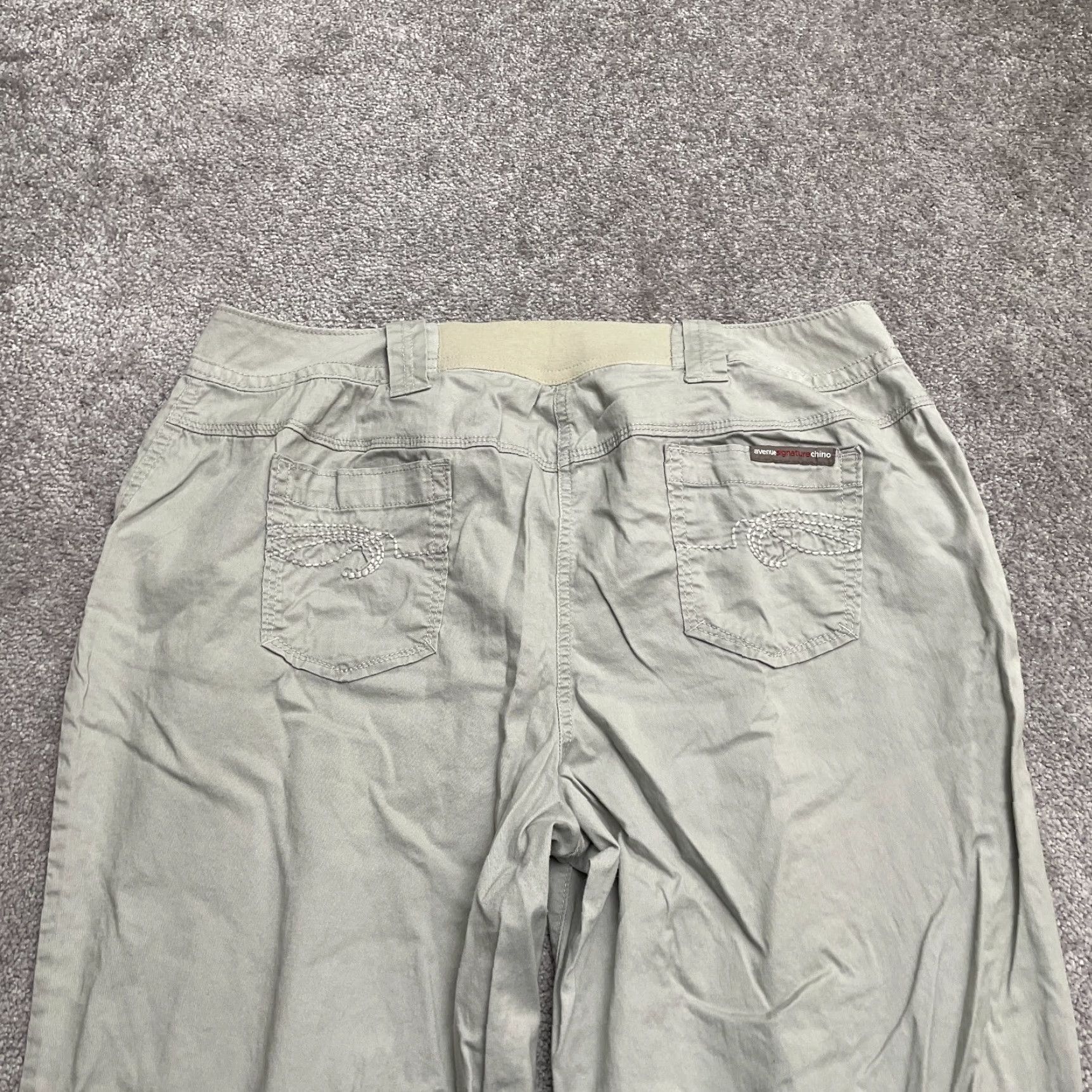 Avenue Avenue Signature Pants Womens 18 Beige Chino Wide Leg Mid Rise Pockets 41x29 Size 40" / US 18 - 5 Thumbnail